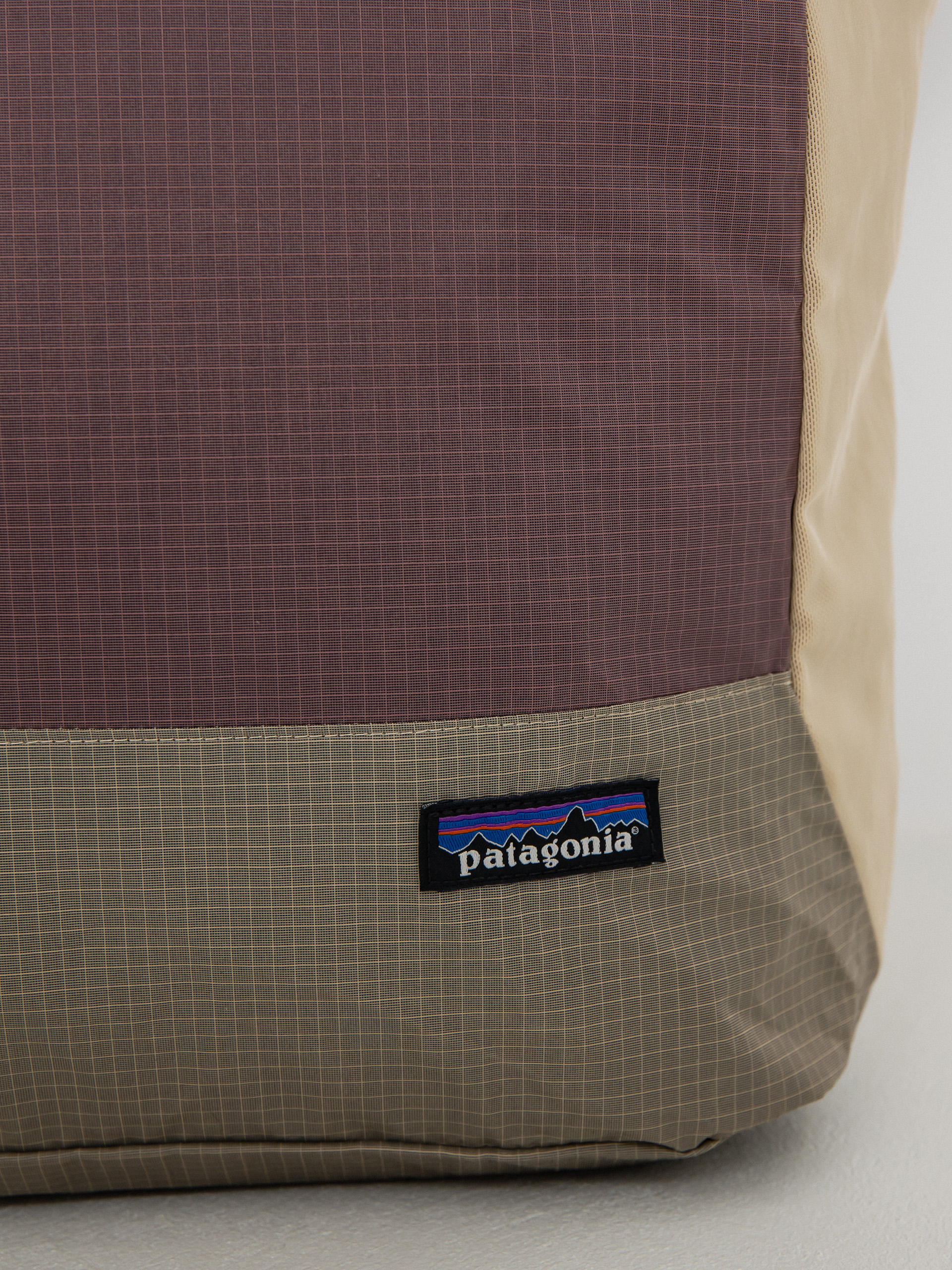 patagonia ultralight black hole tote pack husk tan – Campmor even with heavier loads PATAGONIA ULTRALIGHT BLACK HOLE TOTE