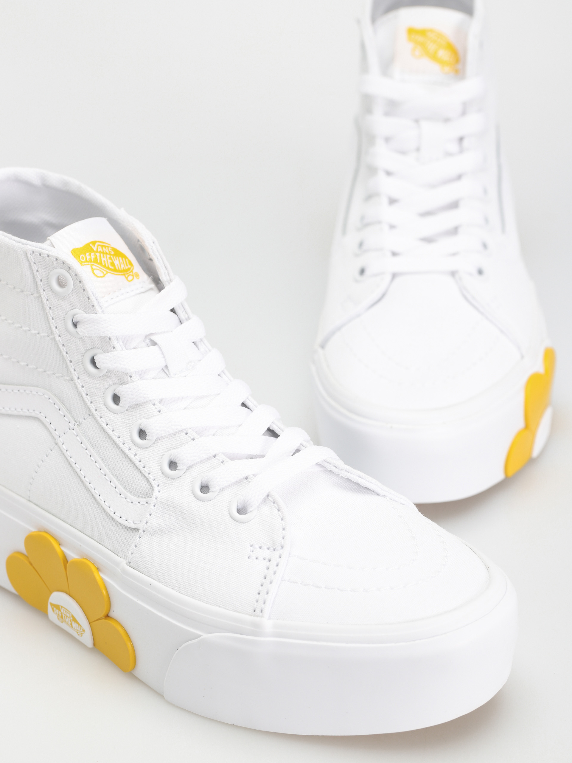 Topánky Vans Sk8 Hi Tapered Stackform Osf Wmn (true white)