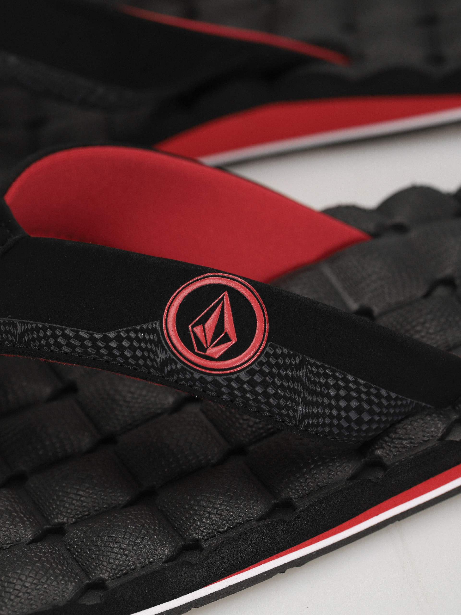 Šľapky Volcom Recliner (ribbon red)