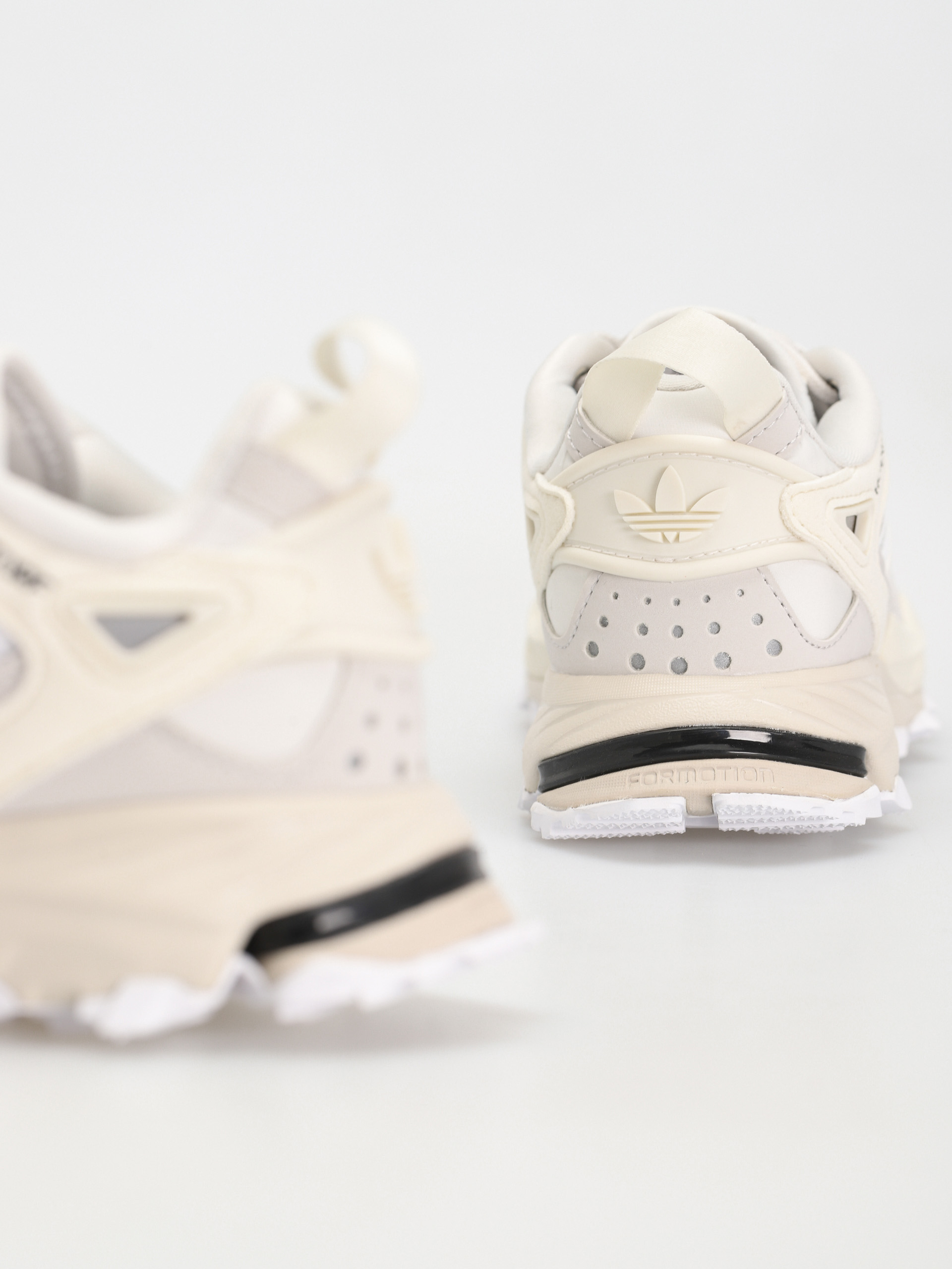 Topánky adidas Originals Hyperturf Wmn (greone/ftwwht/owhite)