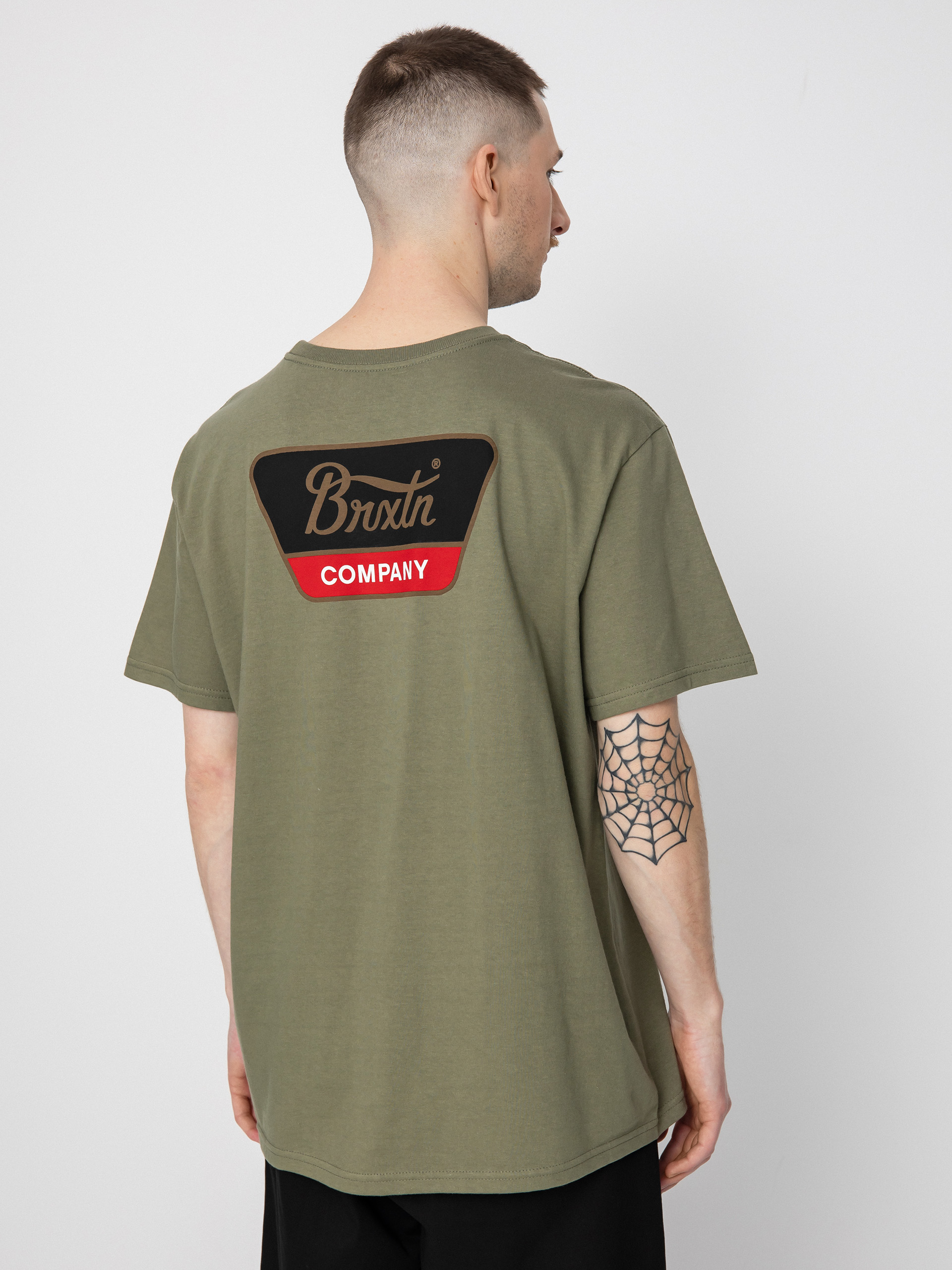 Tričko Brixton Linwood (olive surplus/gold/aloha red)