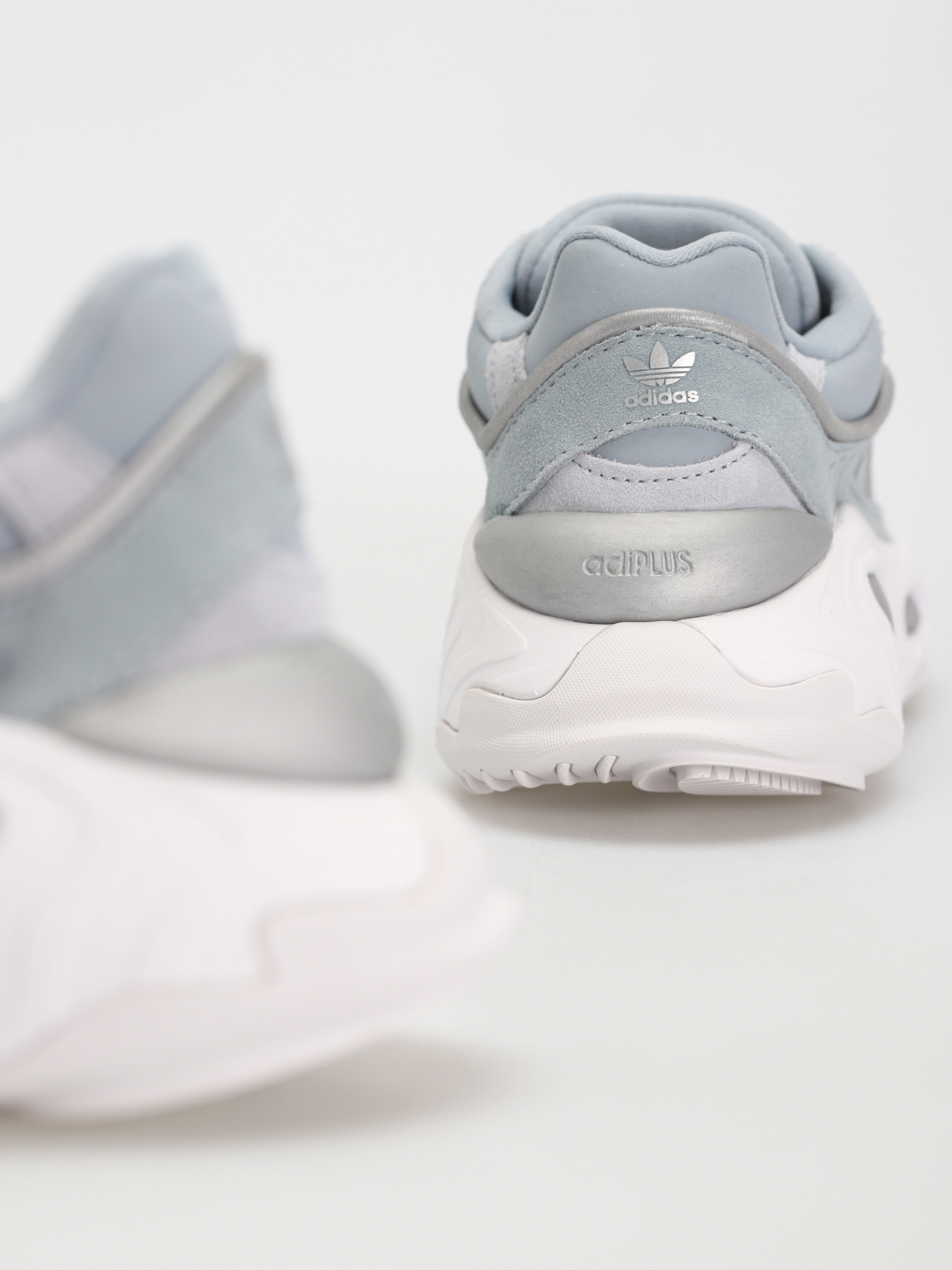 Topánky adidas Originals Oznova (lgtgre/lgtgre/dshgry)