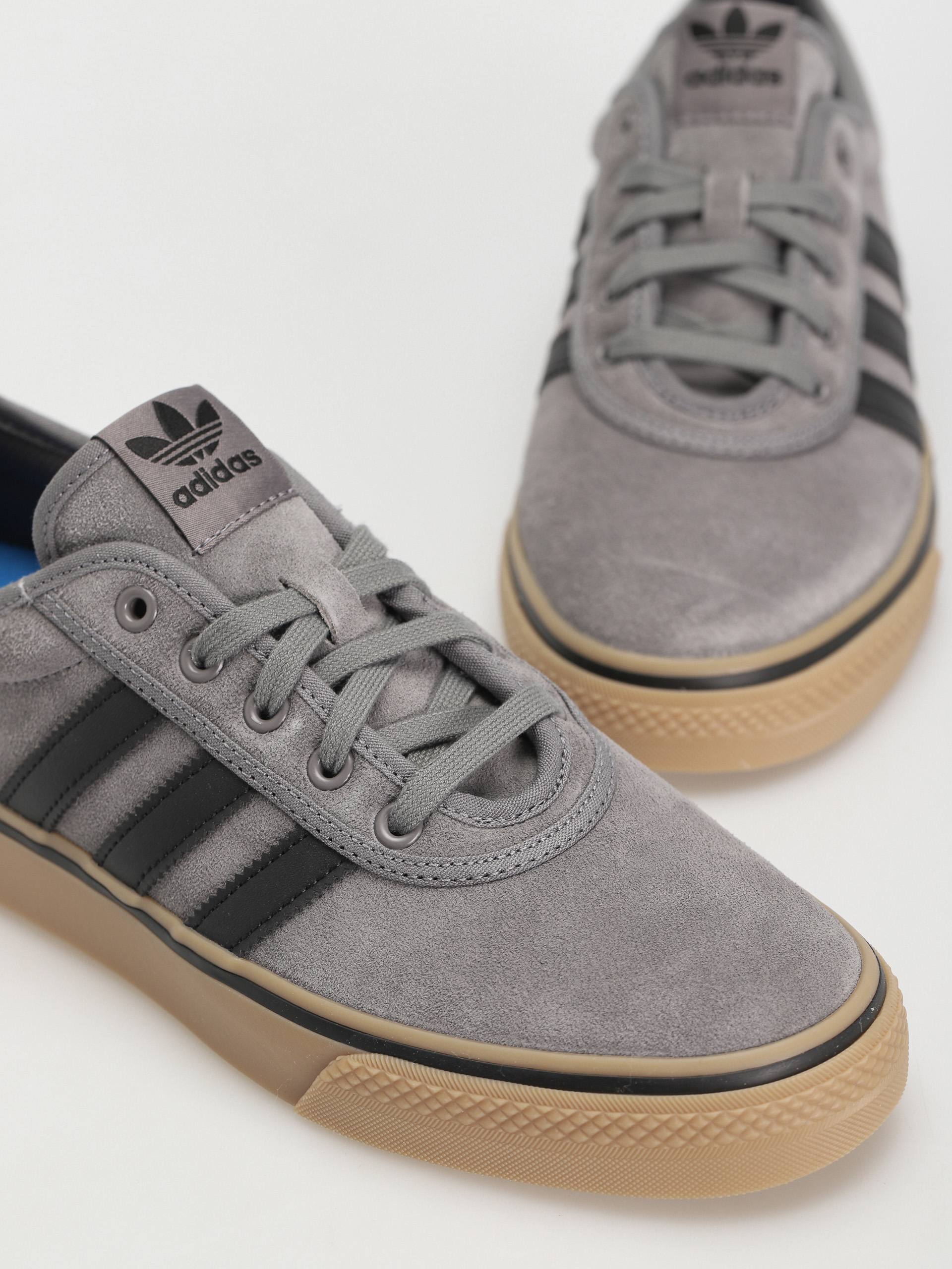 Topánky adidas Adi Ease (grefou/cblack/gum4)