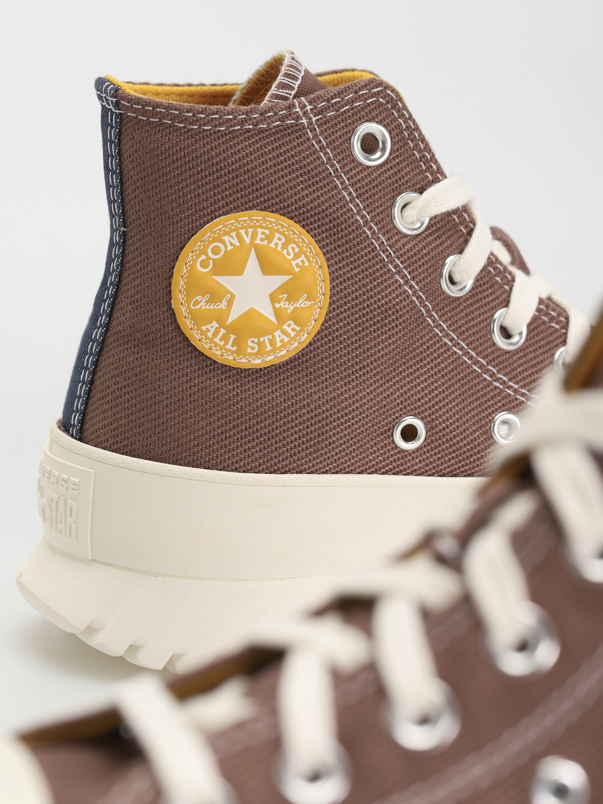 Topánky Converse Chuck Taylor All Star Lugged 2.0 Hi (squirrel friend)