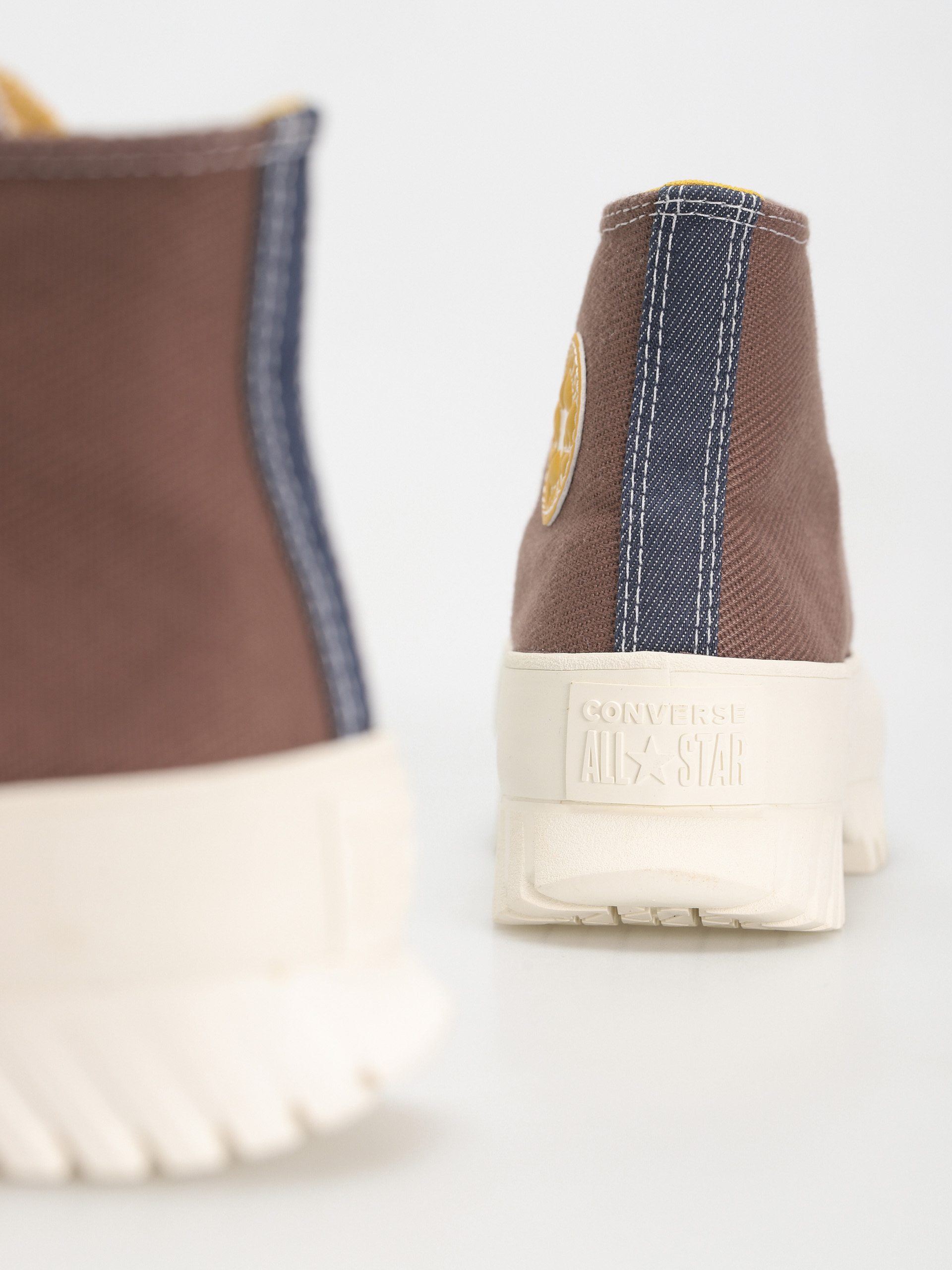 Topánky Converse Chuck Taylor All Star Lugged 2.0 Hi (squirrel friend)