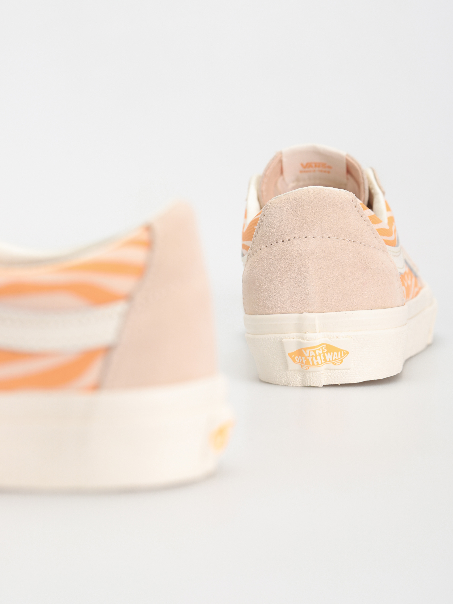 Topánky Vans Sk8 Low Wmn (tonal stripes peach dust)