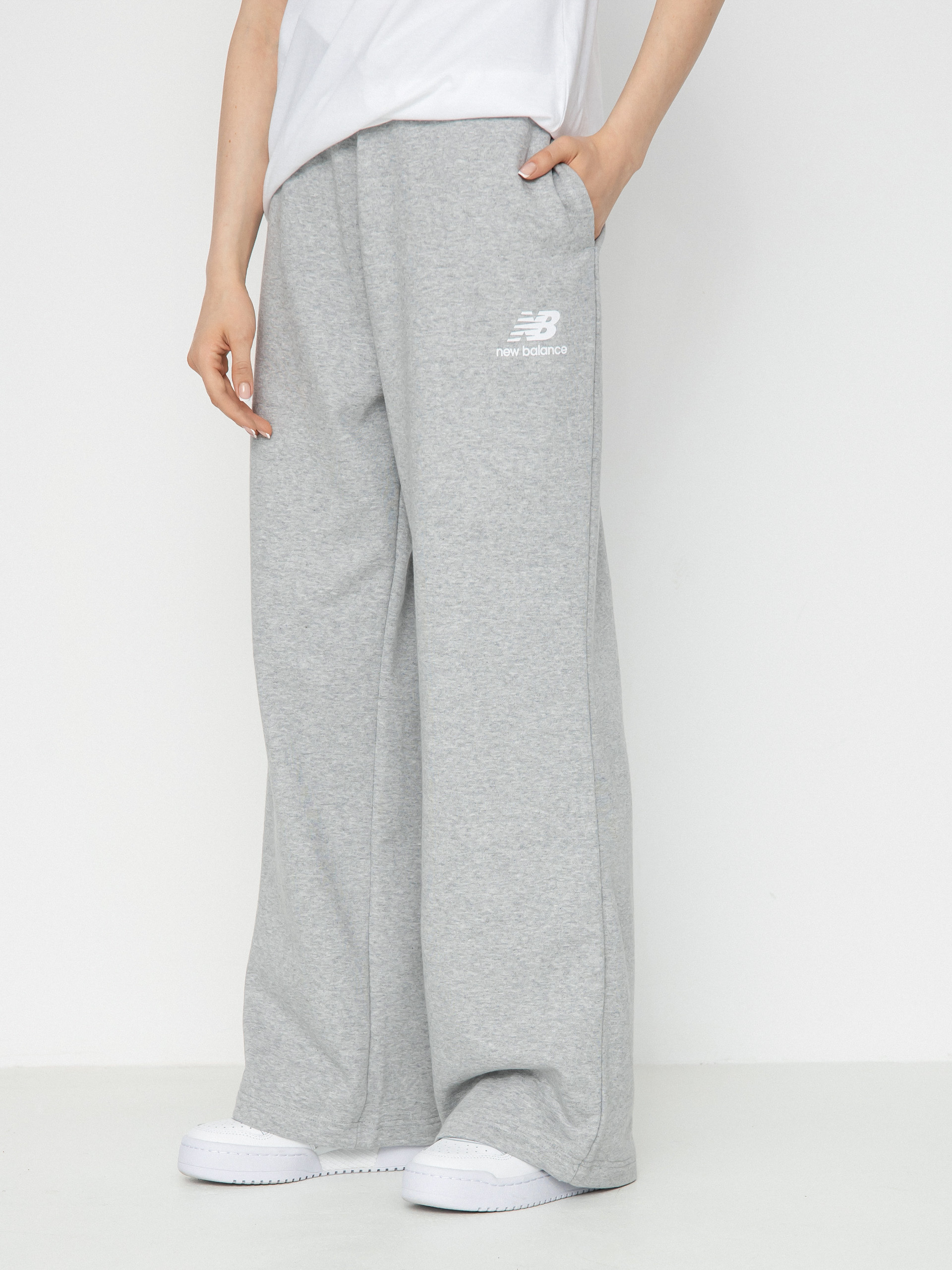 Nohavice New Balance Essentials Wide Wmn (nbnavy)