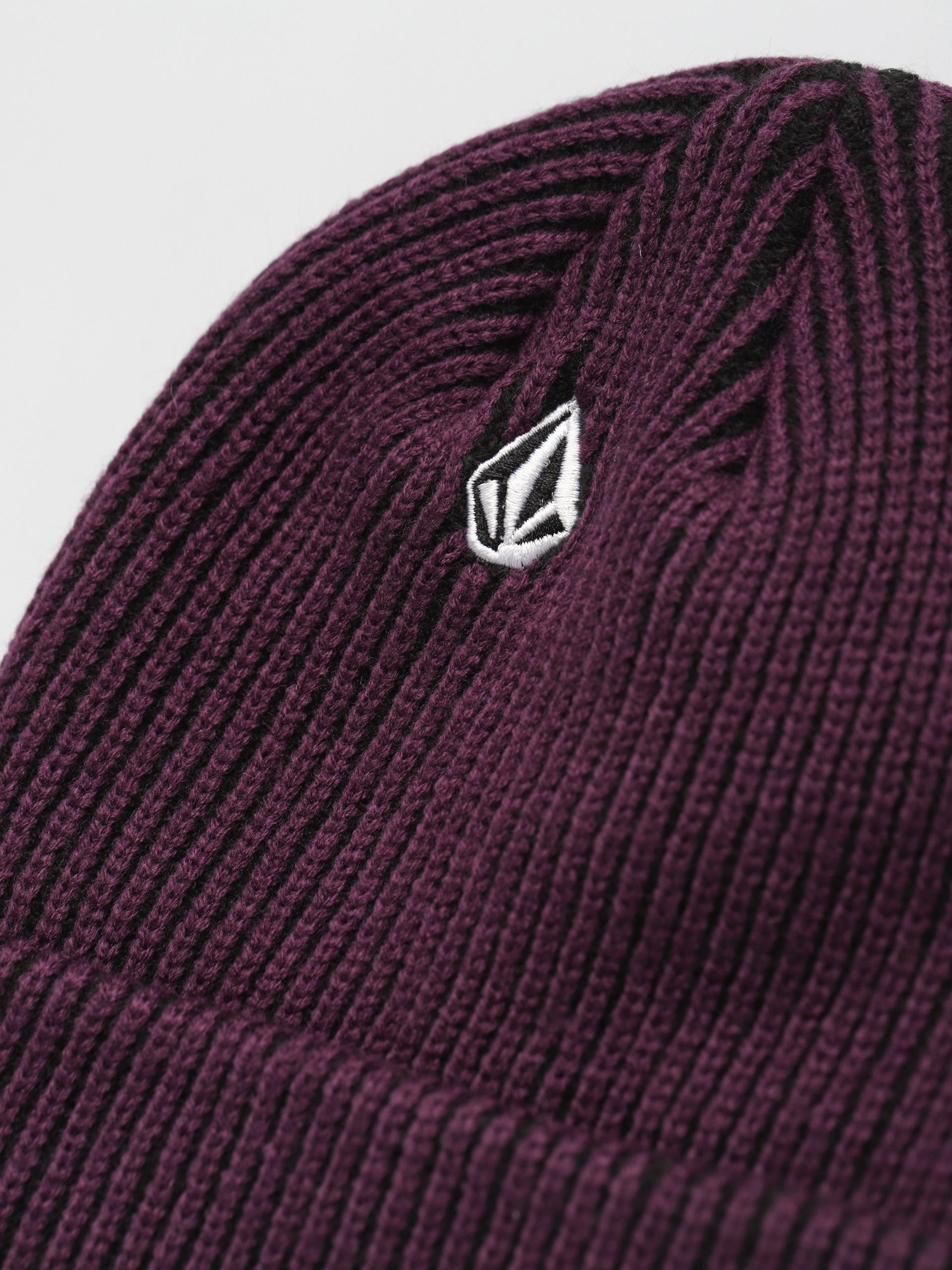 Čiapka Volcom Full Stone Cuff (mulberry)