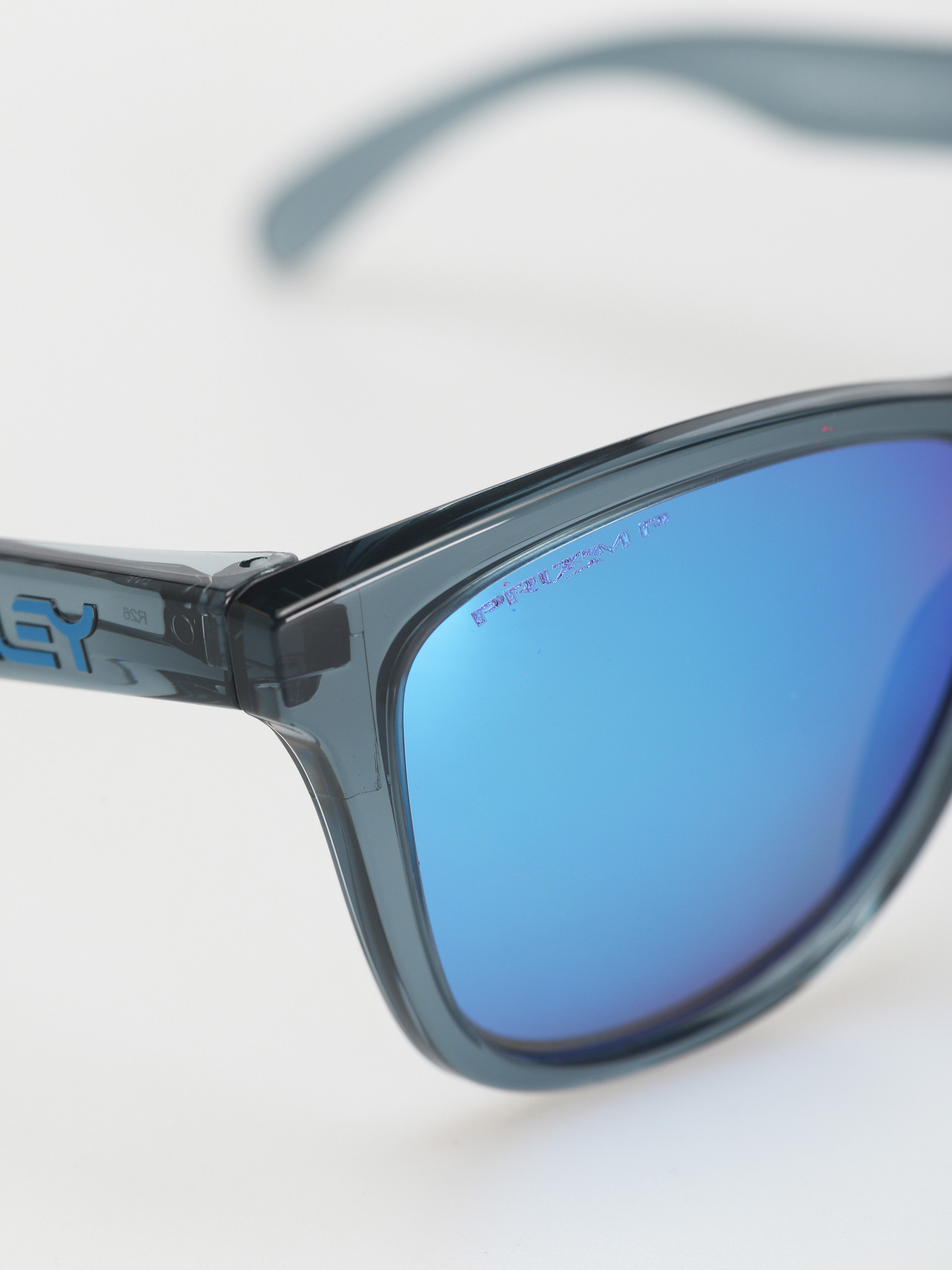 Slnečné okuliare Oakley Frogskins (crystal black/prizm sapphr irid polar)