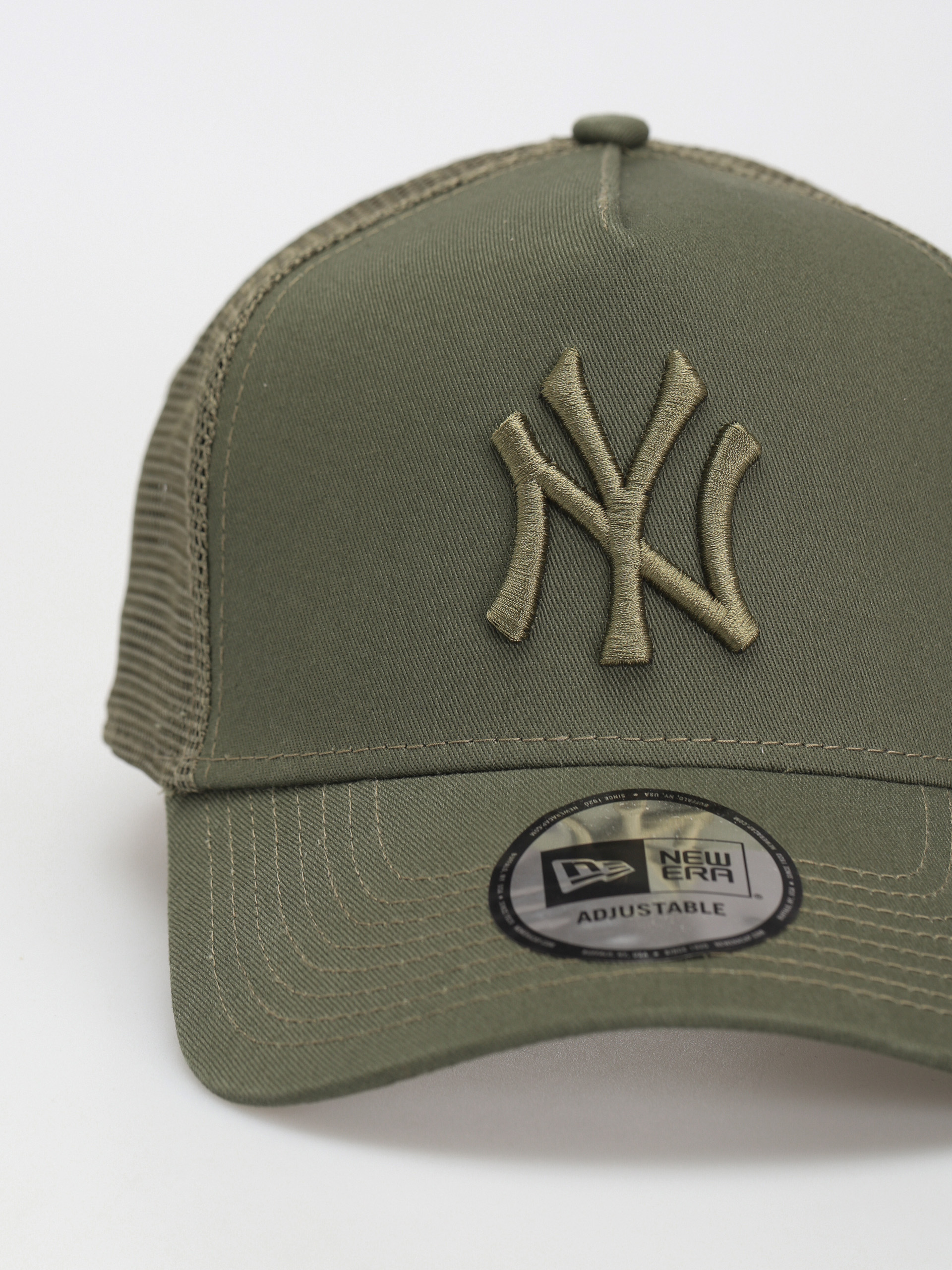 Šiltovka New Era Tonal Mesh Trucker New York Yankees (olive)