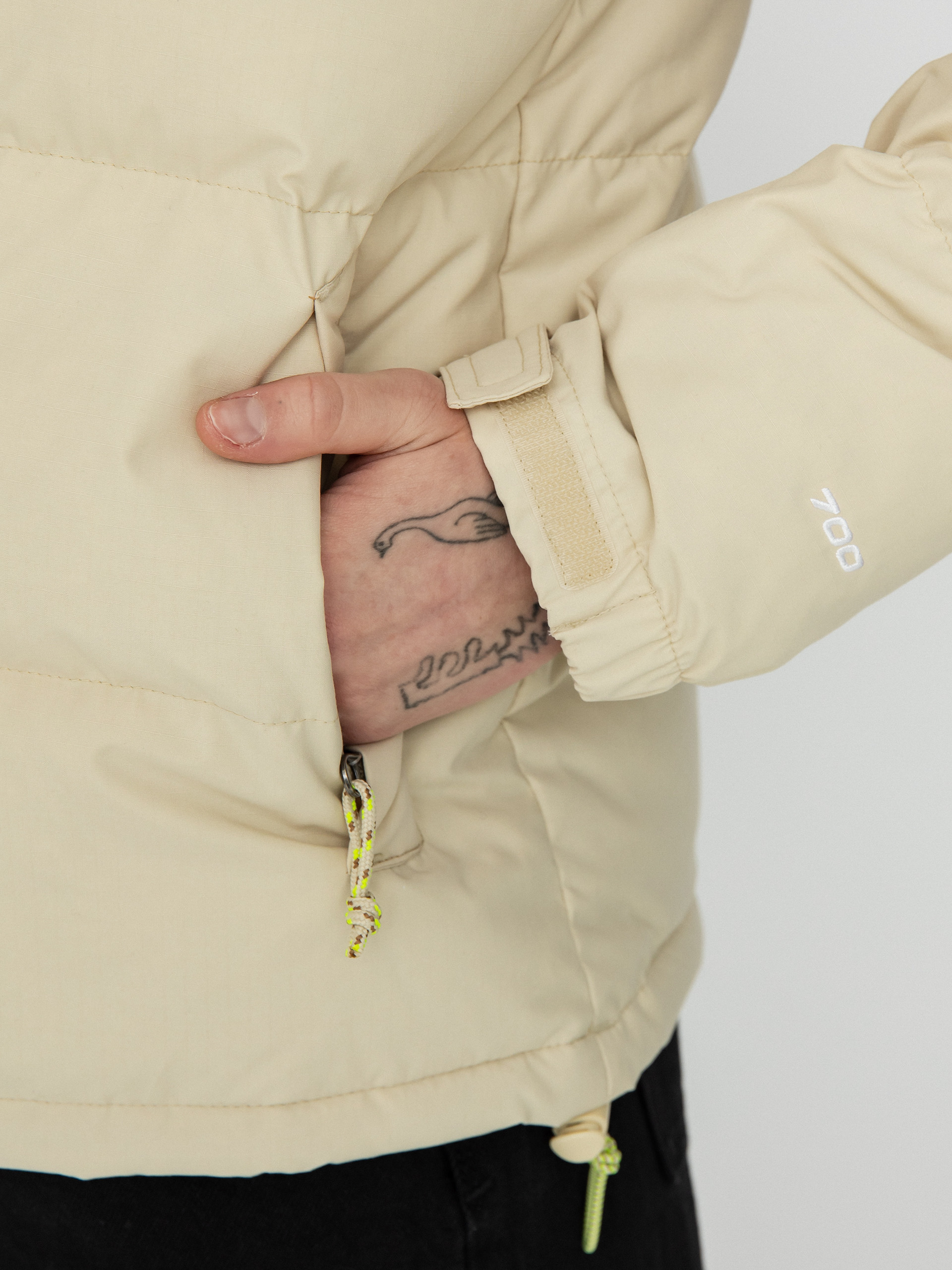 Bunda The North Face 92 Low-Fi Hi-Tek Nuptse Wmn (gravel/utility brown)