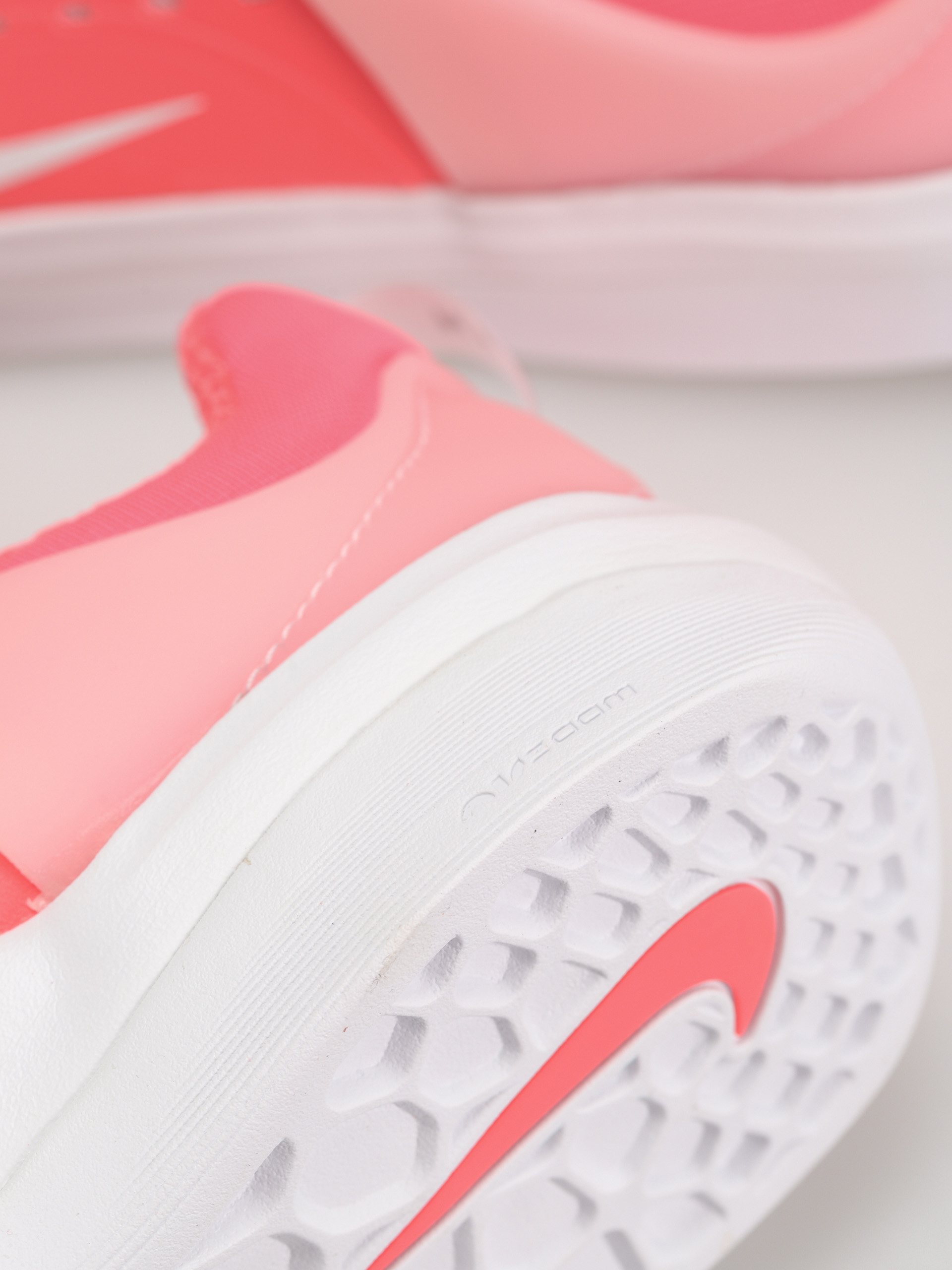 Topánky Nike SB Zoom Nyjah 3 (hot punch/white hot punch hot punch)