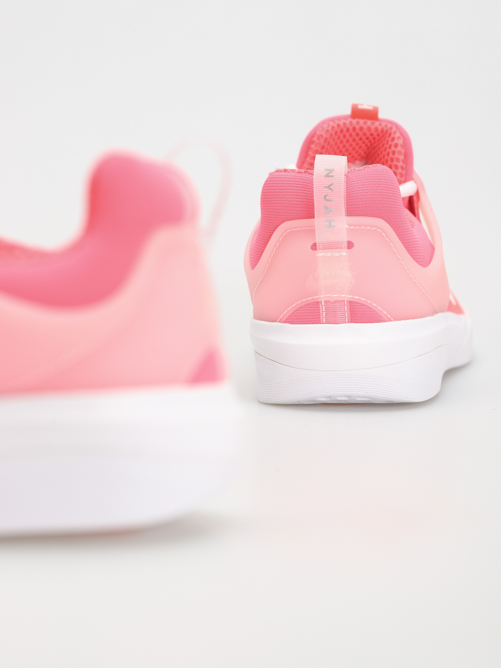 Topánky Nike SB Zoom Nyjah 3 (hot punch/white hot punch hot punch)