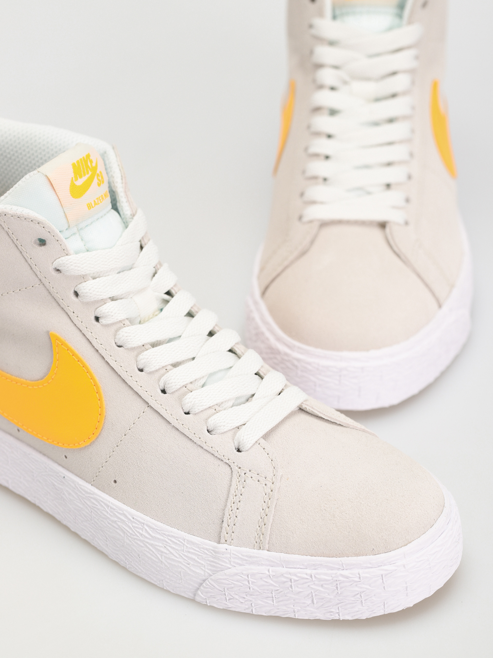 Topánky Nike SB Zoom Blazer Mid (summit white/laser orange summit white)