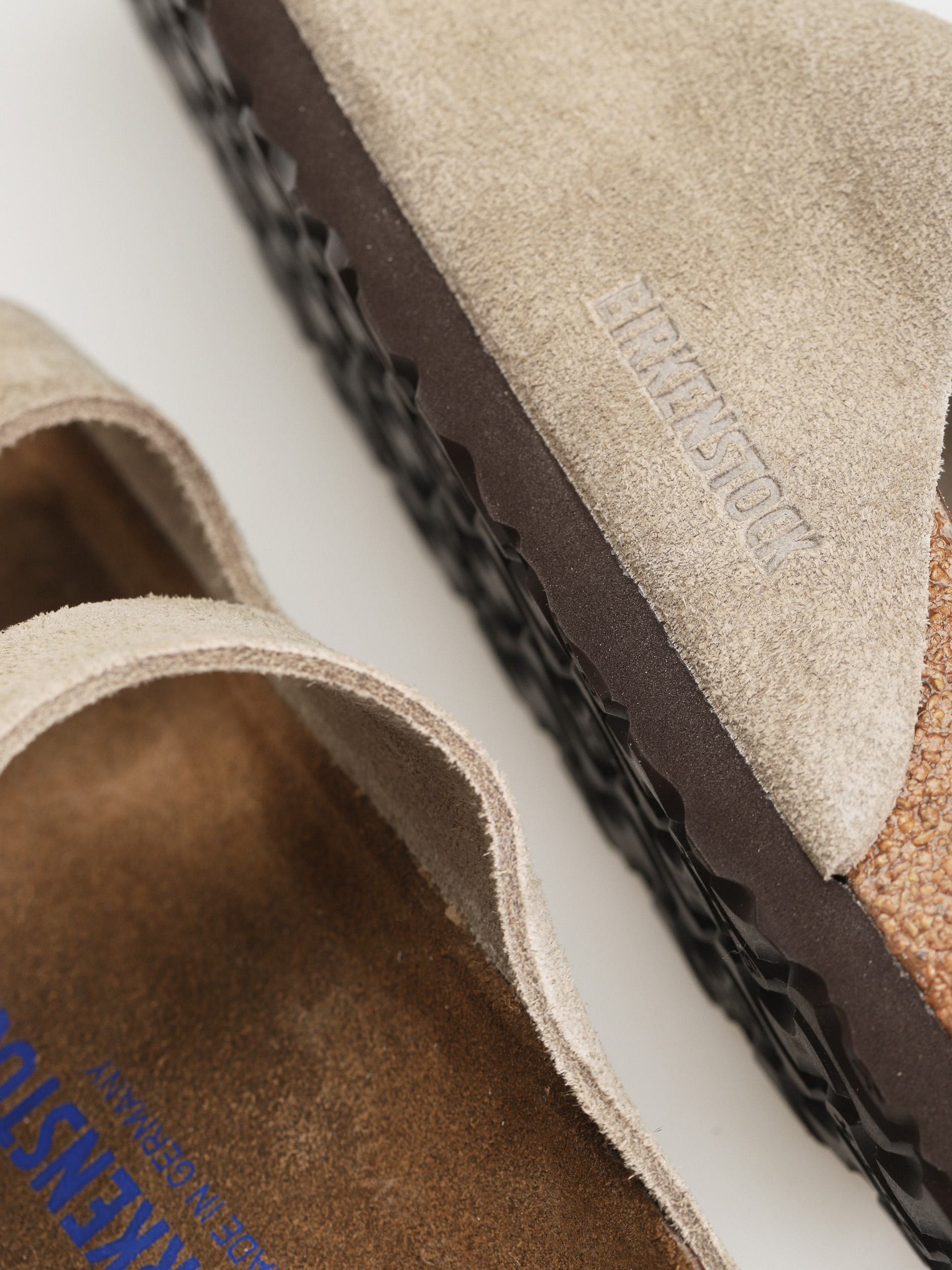 Šľapky Birkenstock Arizona Suede Regular (taupe)