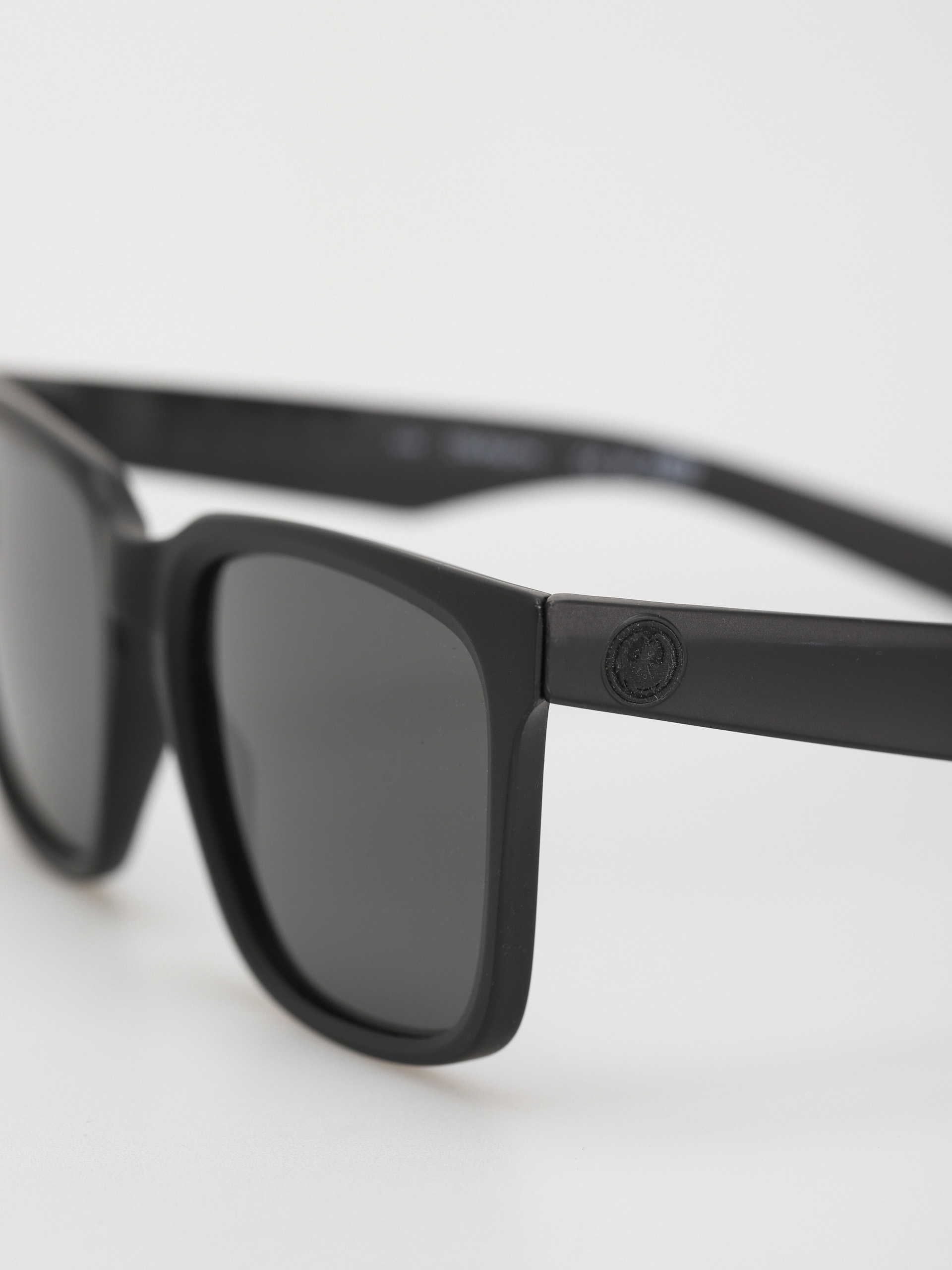 Slnečné okuliare Dragon Baile (matte black h2o/lumalens smoke polar)