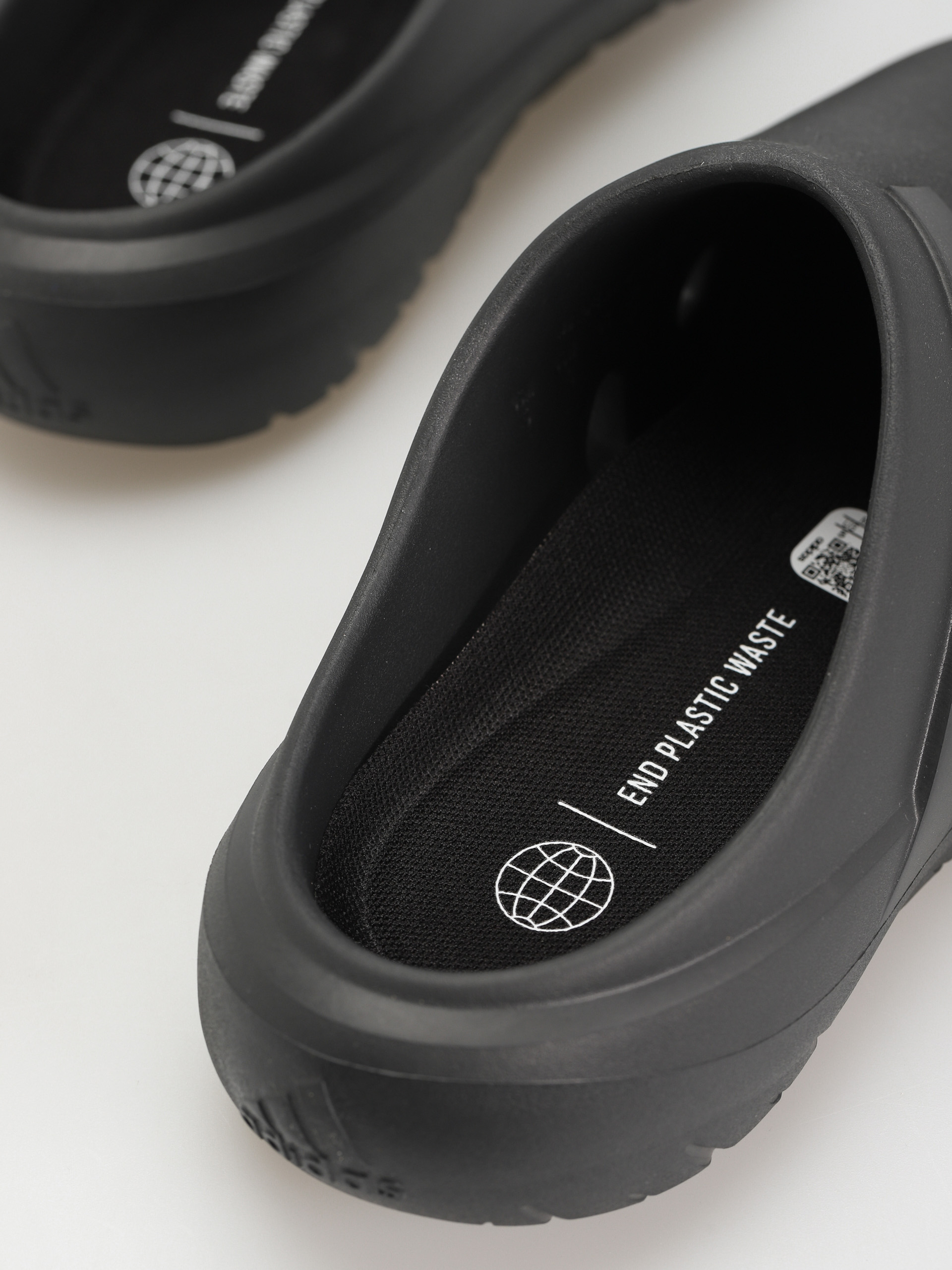 Šľapky adidas Adicane Clog (carbon/carbon/cblack)