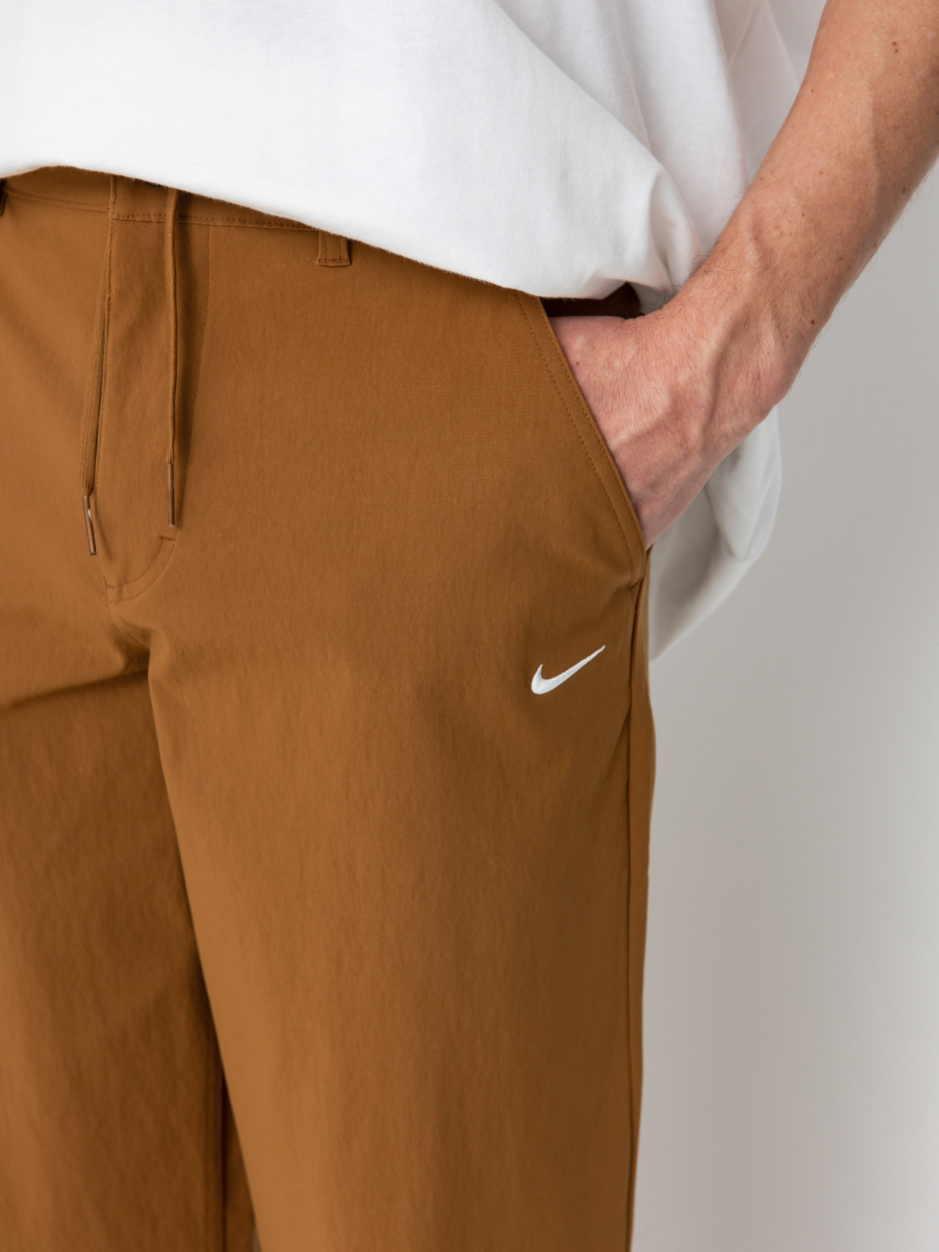 Nohavice Nike SB El Chino (ale brown)