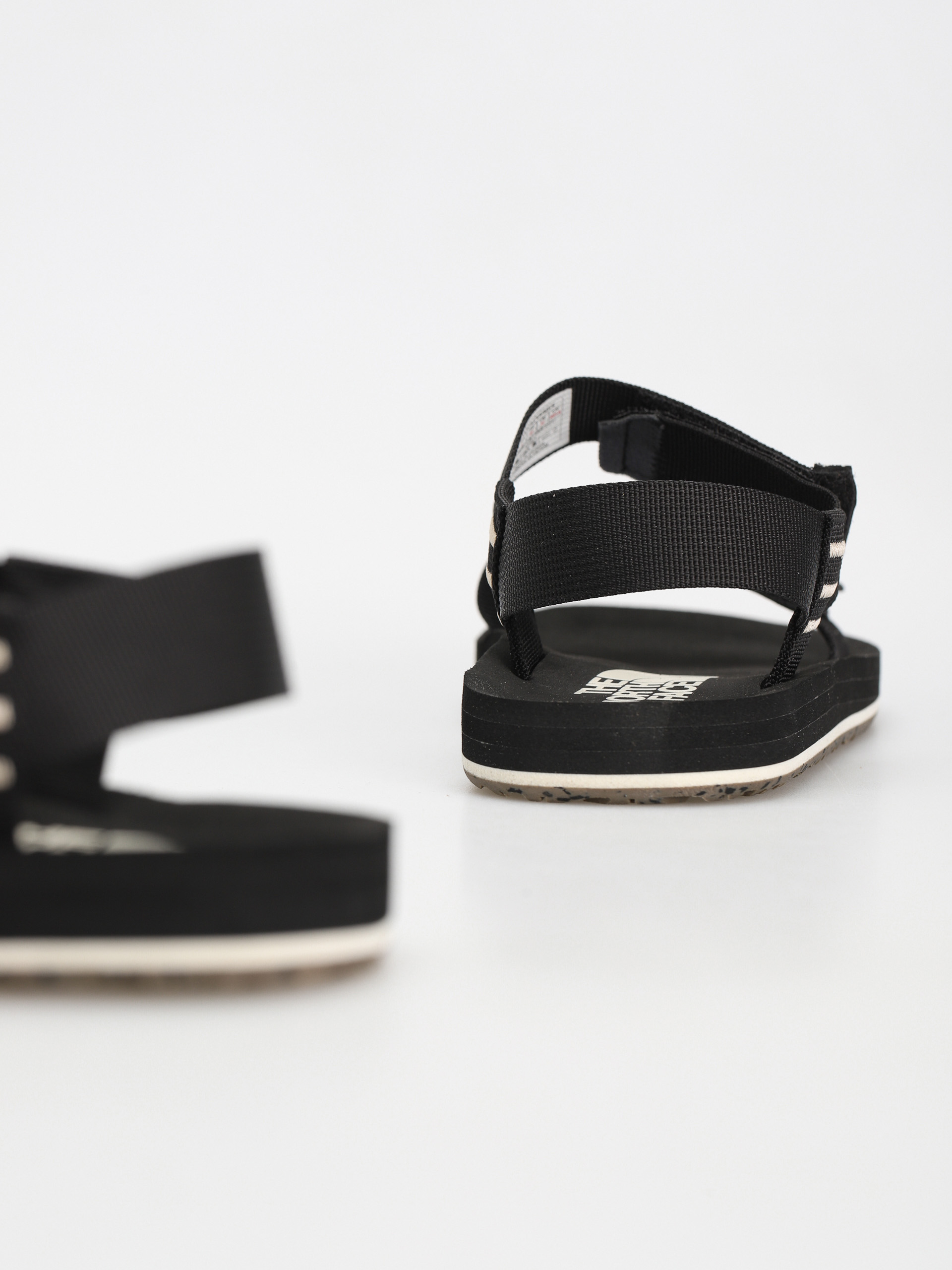 Sandale The North Face Skeena Wmn (tnf black/vintage white)