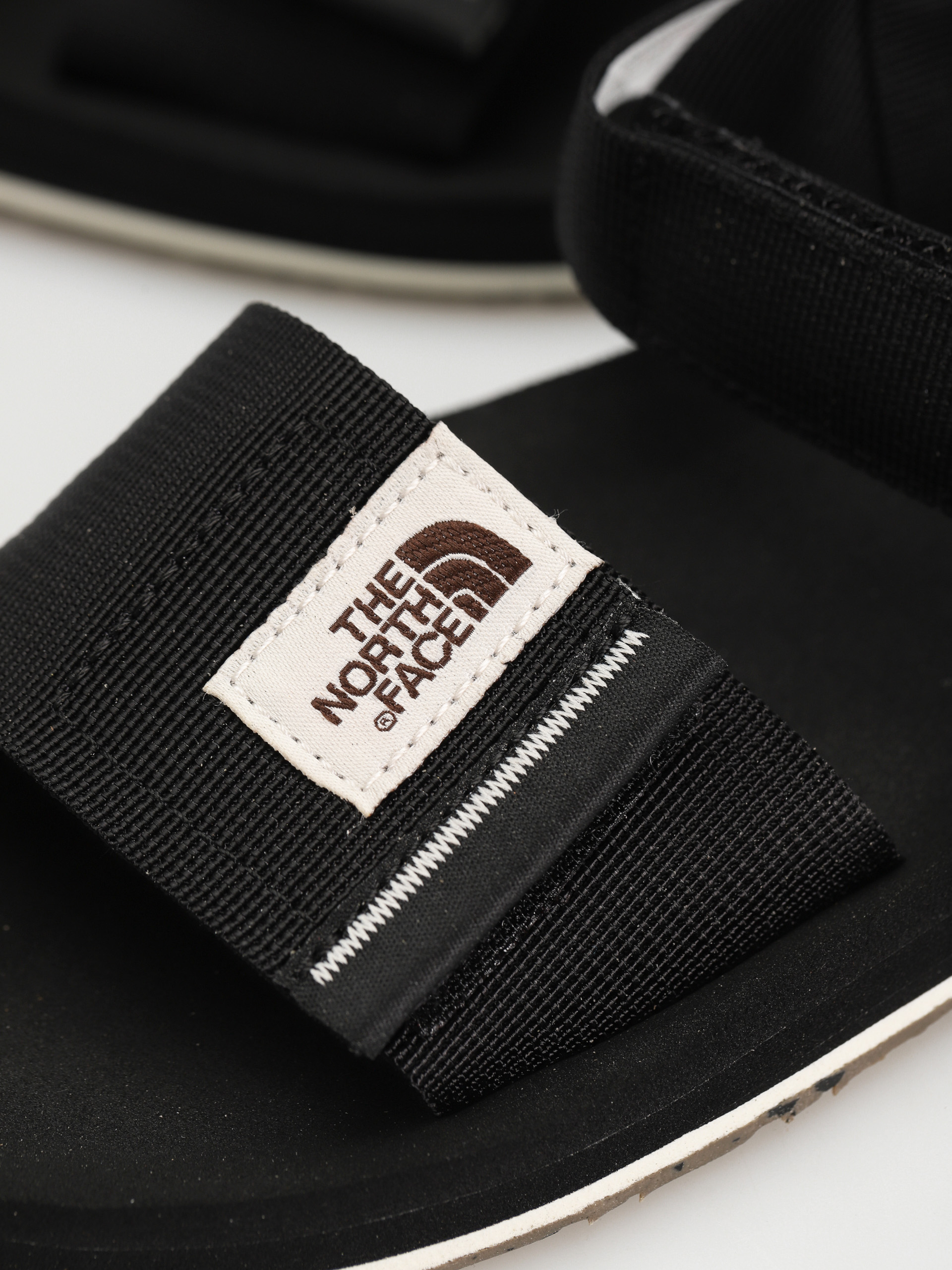 Sandale The North Face Skeena Wmn (tnf black/vintage white)