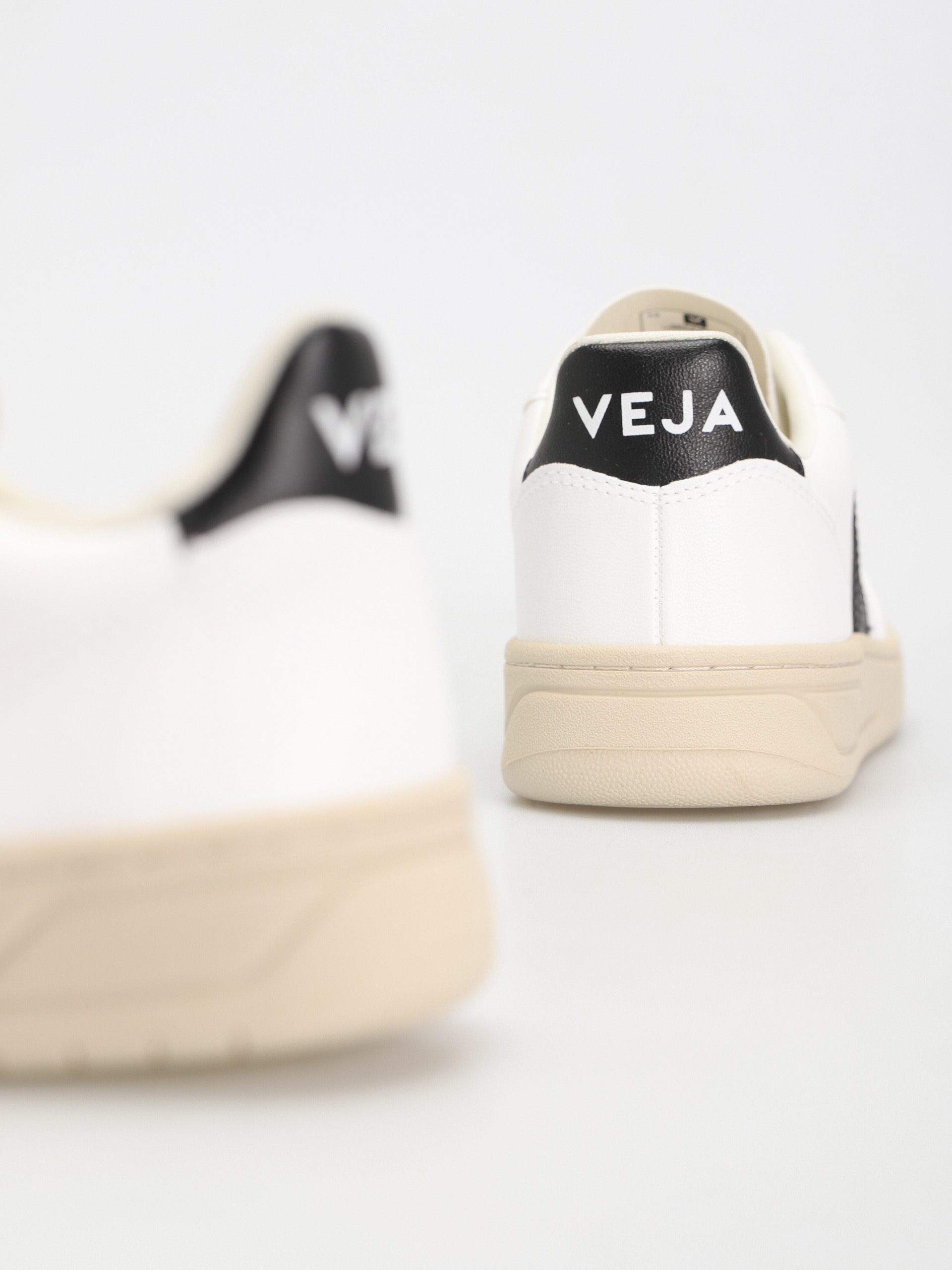 Topánky Veja V-10 Wmn (white black)