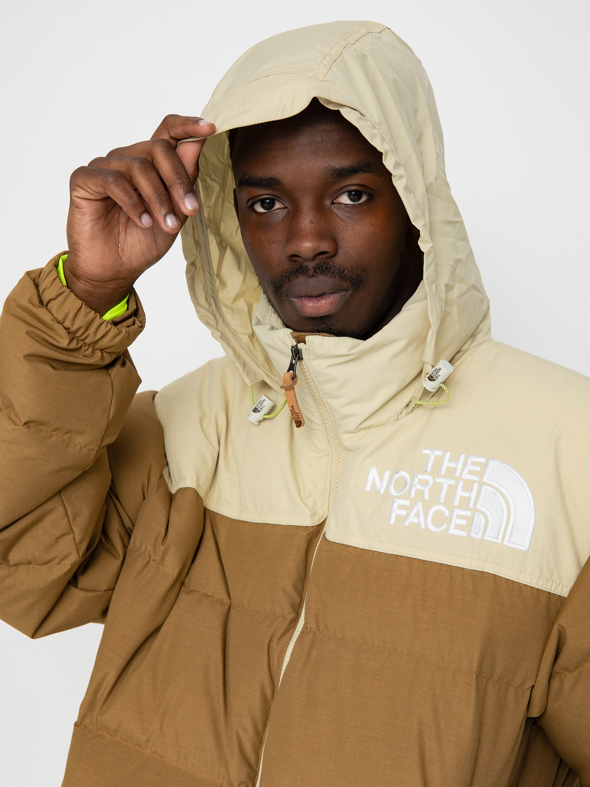 Bunda The North Face 92 Low-Fi Hi-Tek Nuptse (utility brown/gravel)