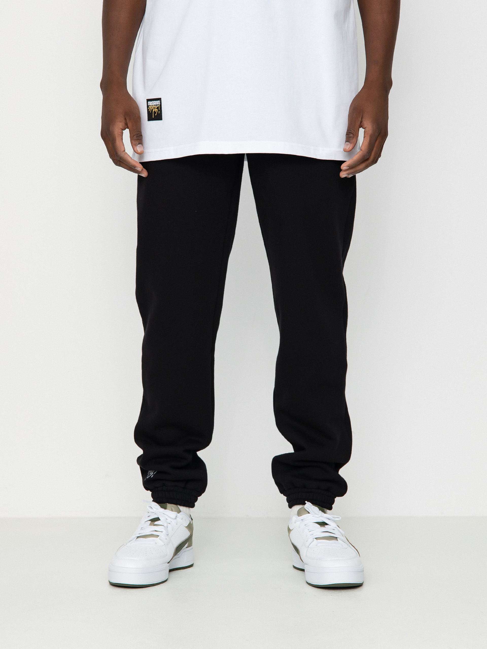 Nohavice MassDnm Signature Patch Sweatpants (black)