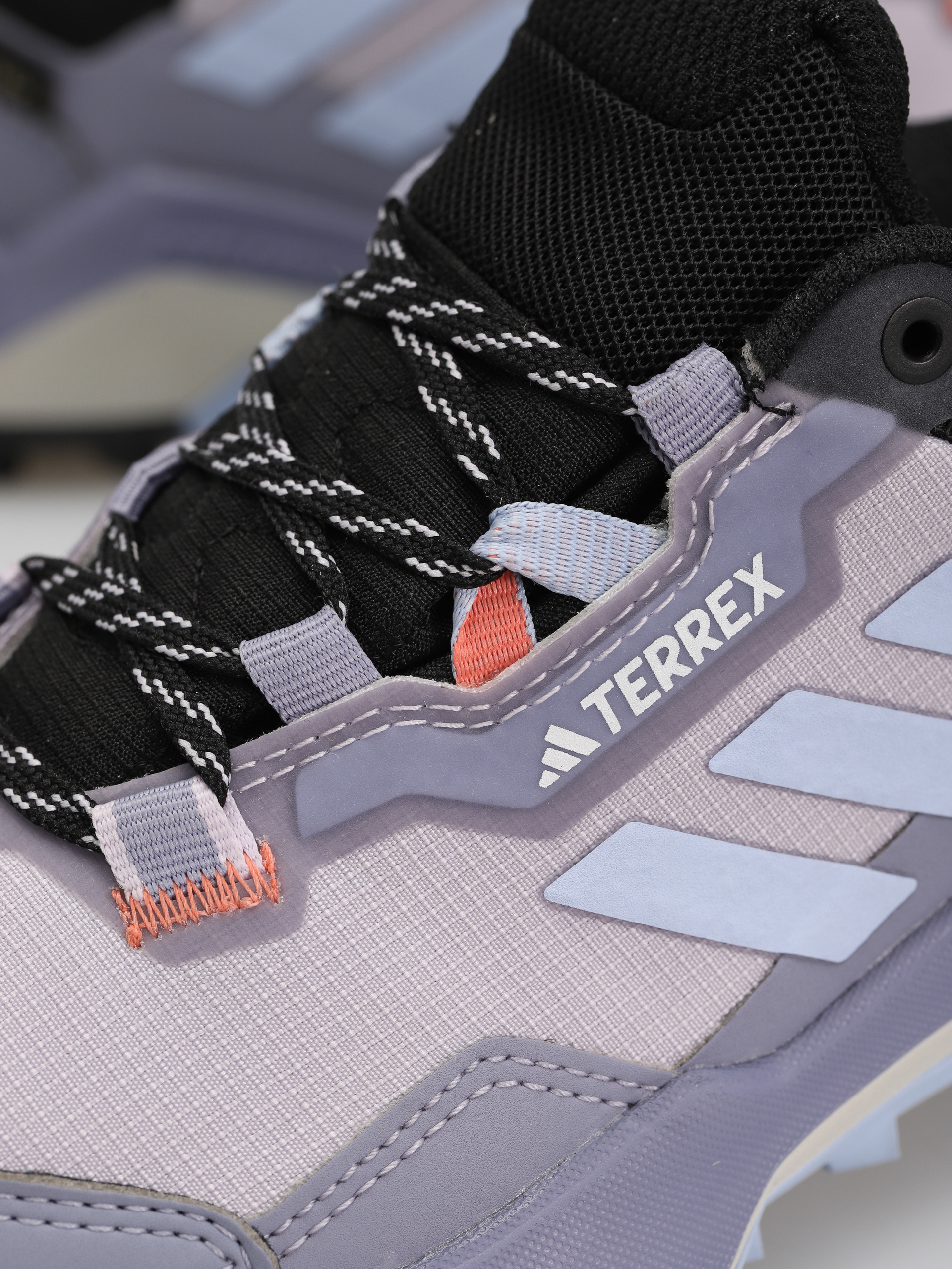 Topánky adidas Terrex Ax4 Gtx W Wmn (silvio/bludaw/sogold)