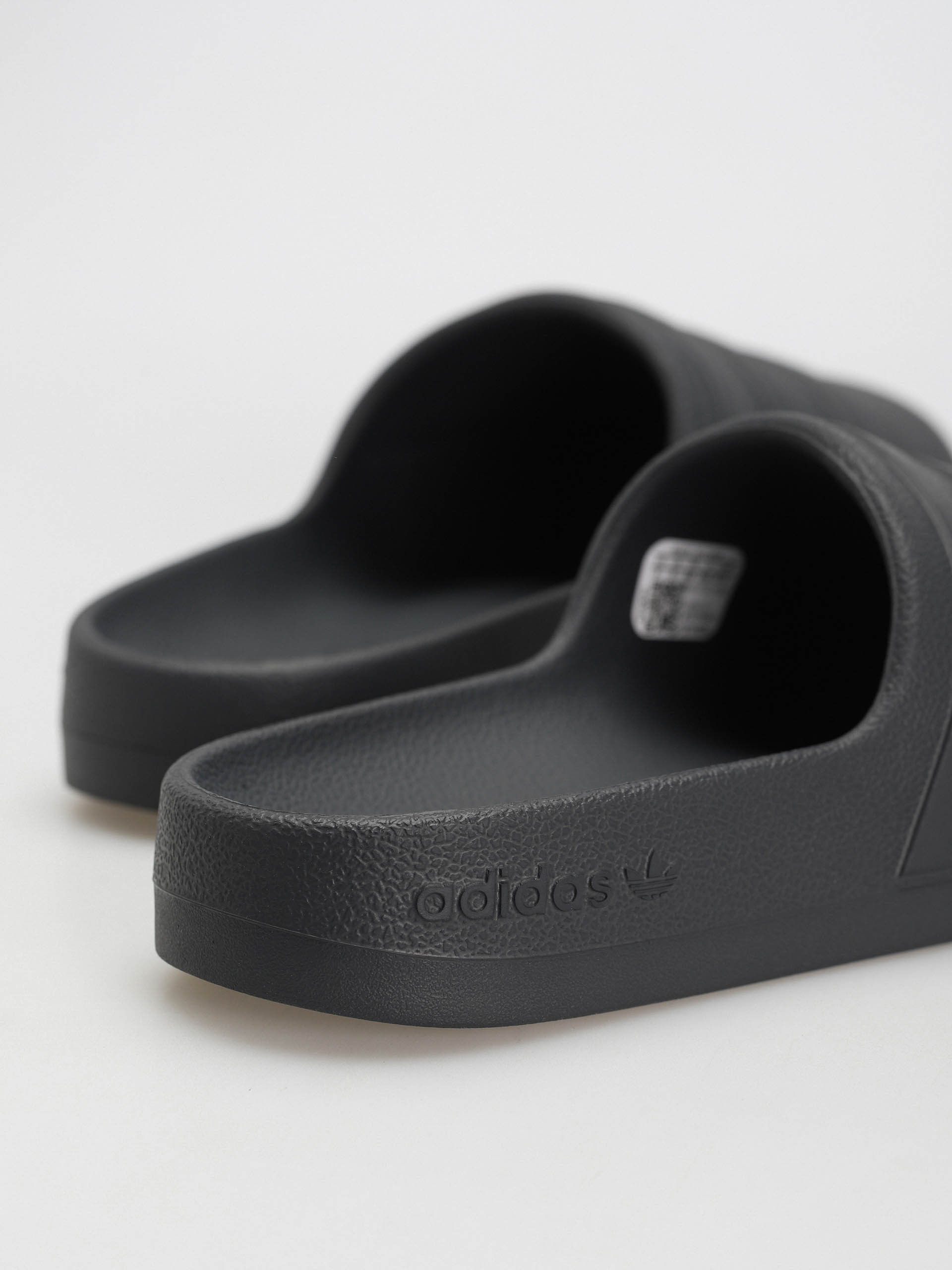 Šľapky adidas Originals Adifom Adilette (carbon/carbon/cblack)