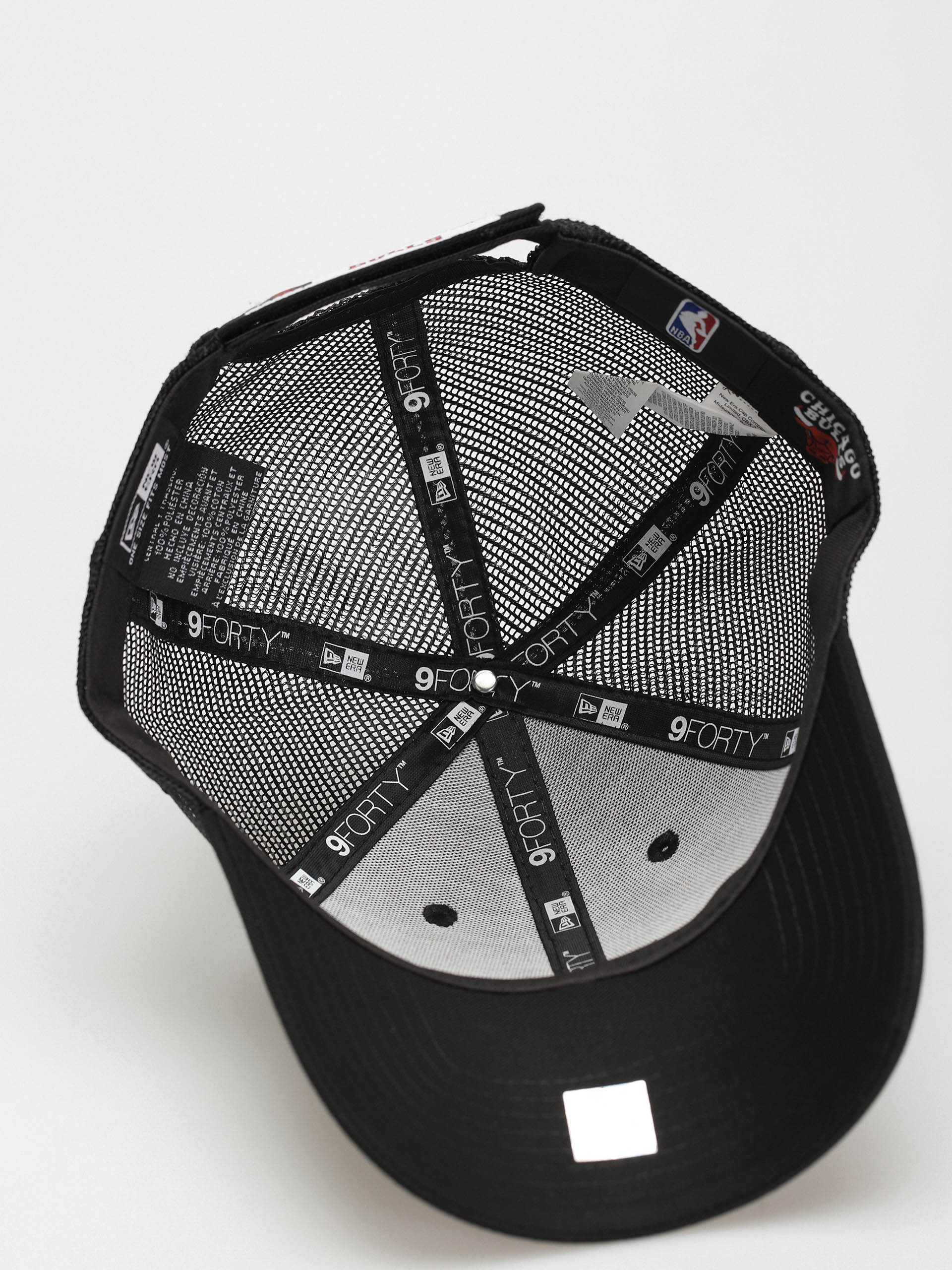 Šiltovka New Era Home Field 9Forty Trucker Chicago Bulls (black)