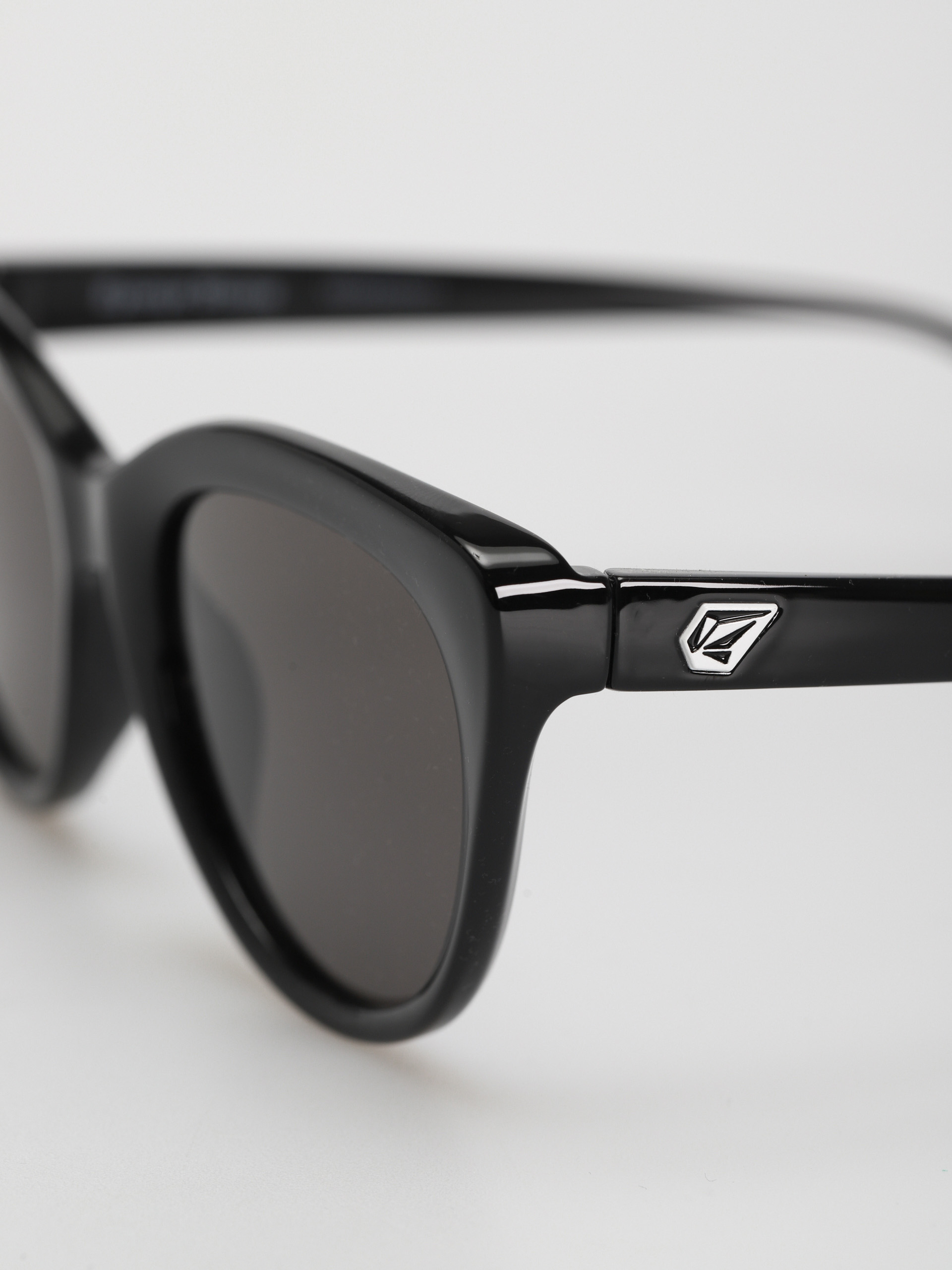 Slnečné okuliare Volcom Eyeeye Stone Wmn (gloss black/gray)