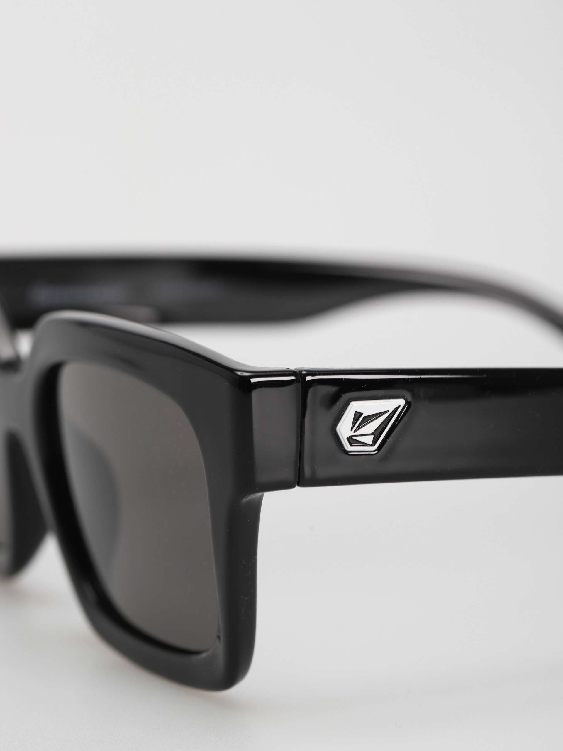 Slnečné okuliare Volcom Domeinator Wmn (gloss black/gray)