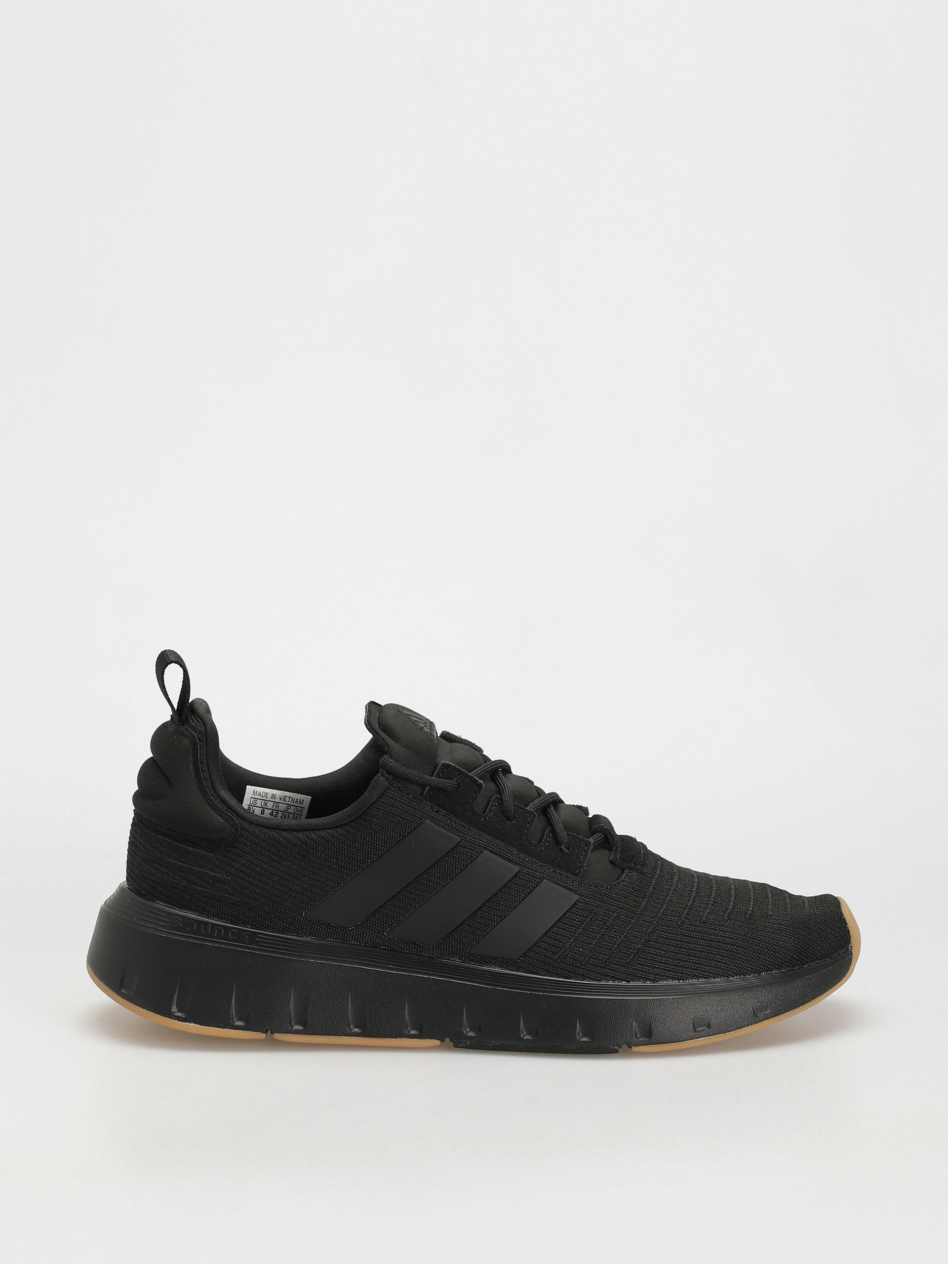 Topánky adidas Swift Run 23 (cblack/cblack/gum3)