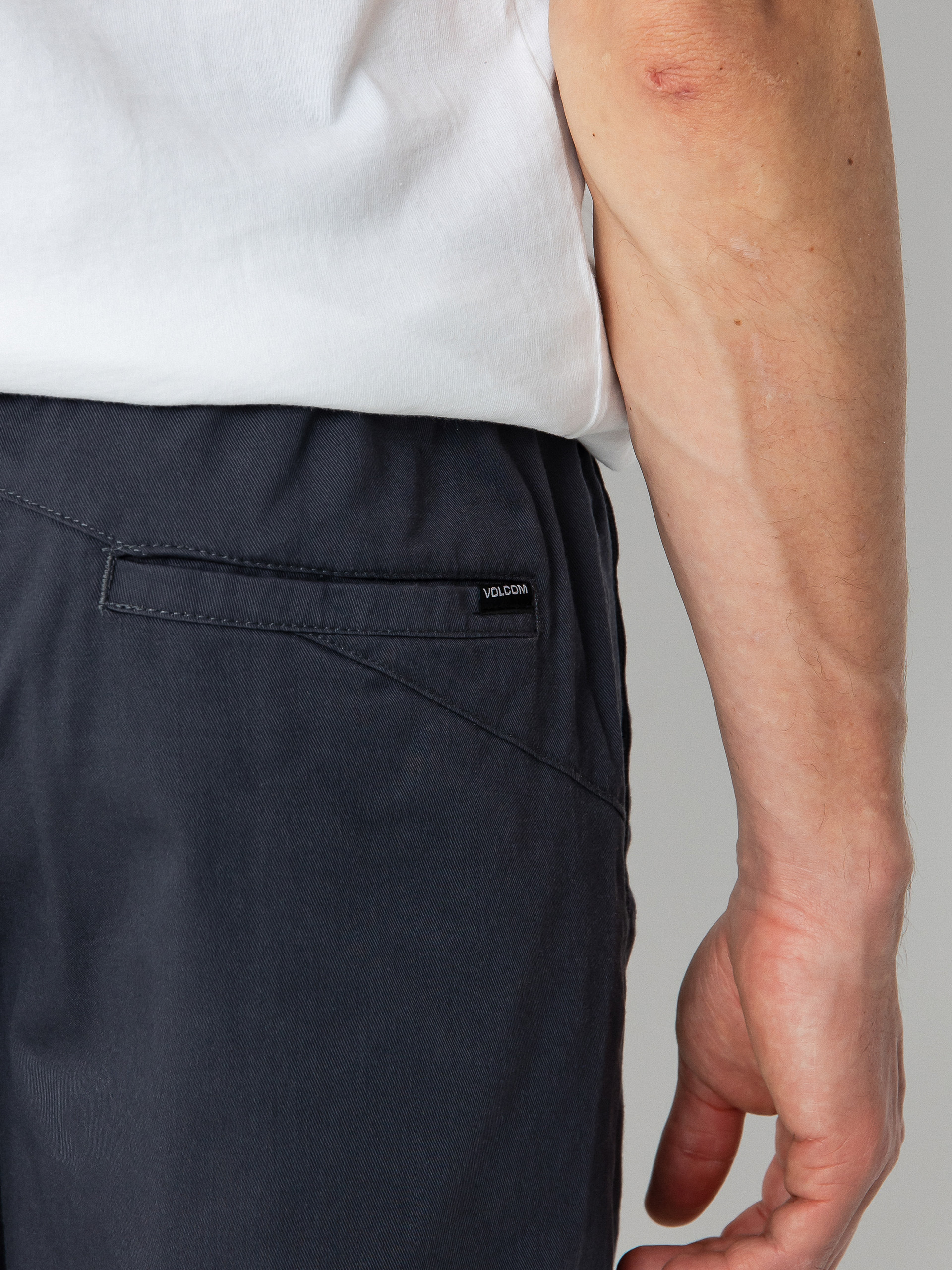 Kraťasy Volcom Frickin Ew 19 (charcoal)