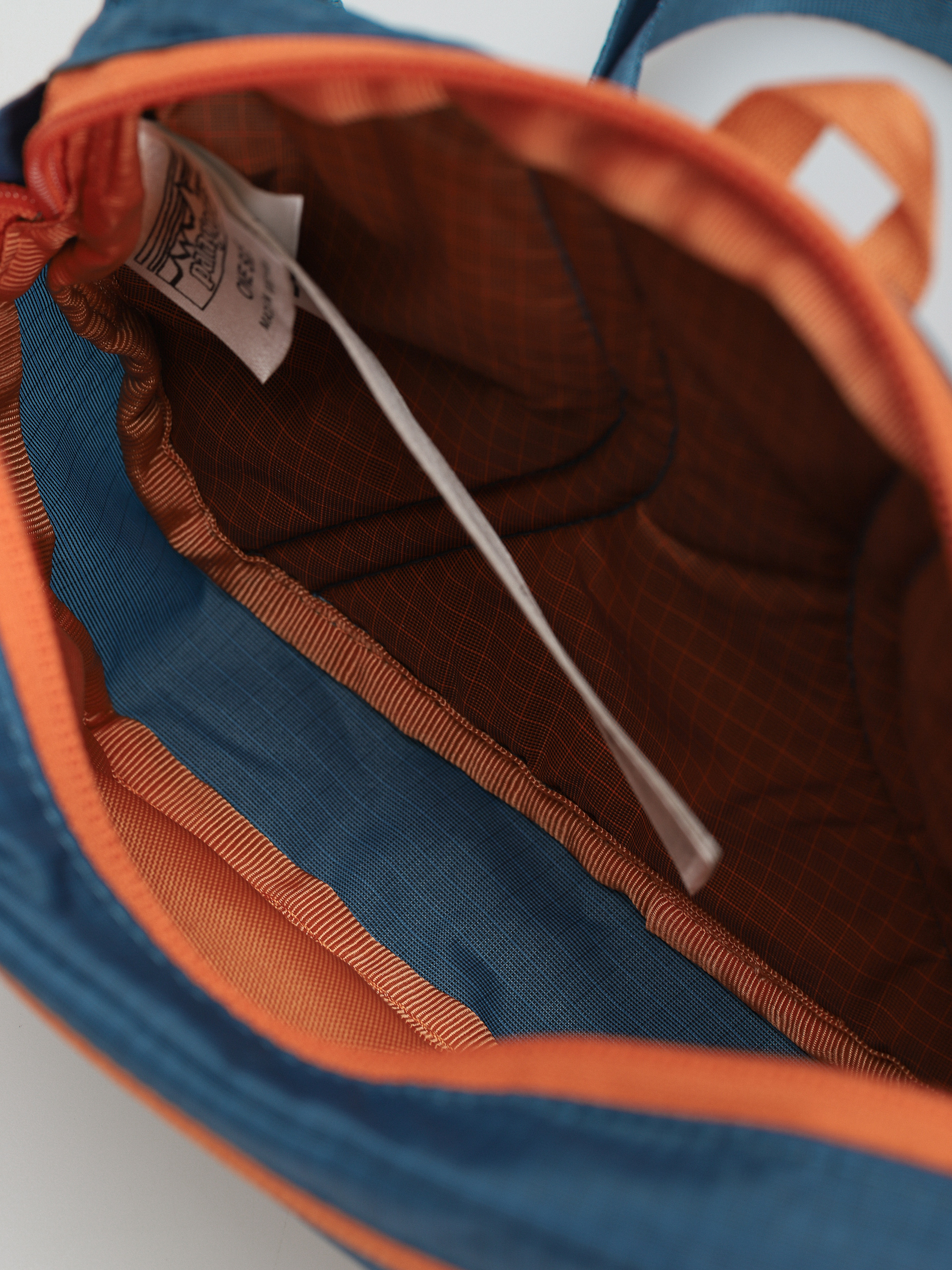 Ľadvinka Patagonia Ultralight Black Hole Mini Hip Pack (wavy blue)