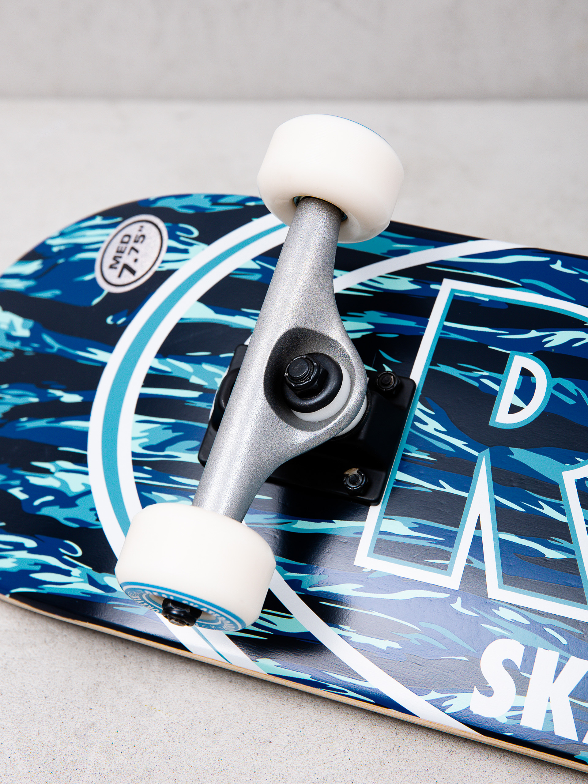 Skateboard Real Stealth Ovals (black/blue)