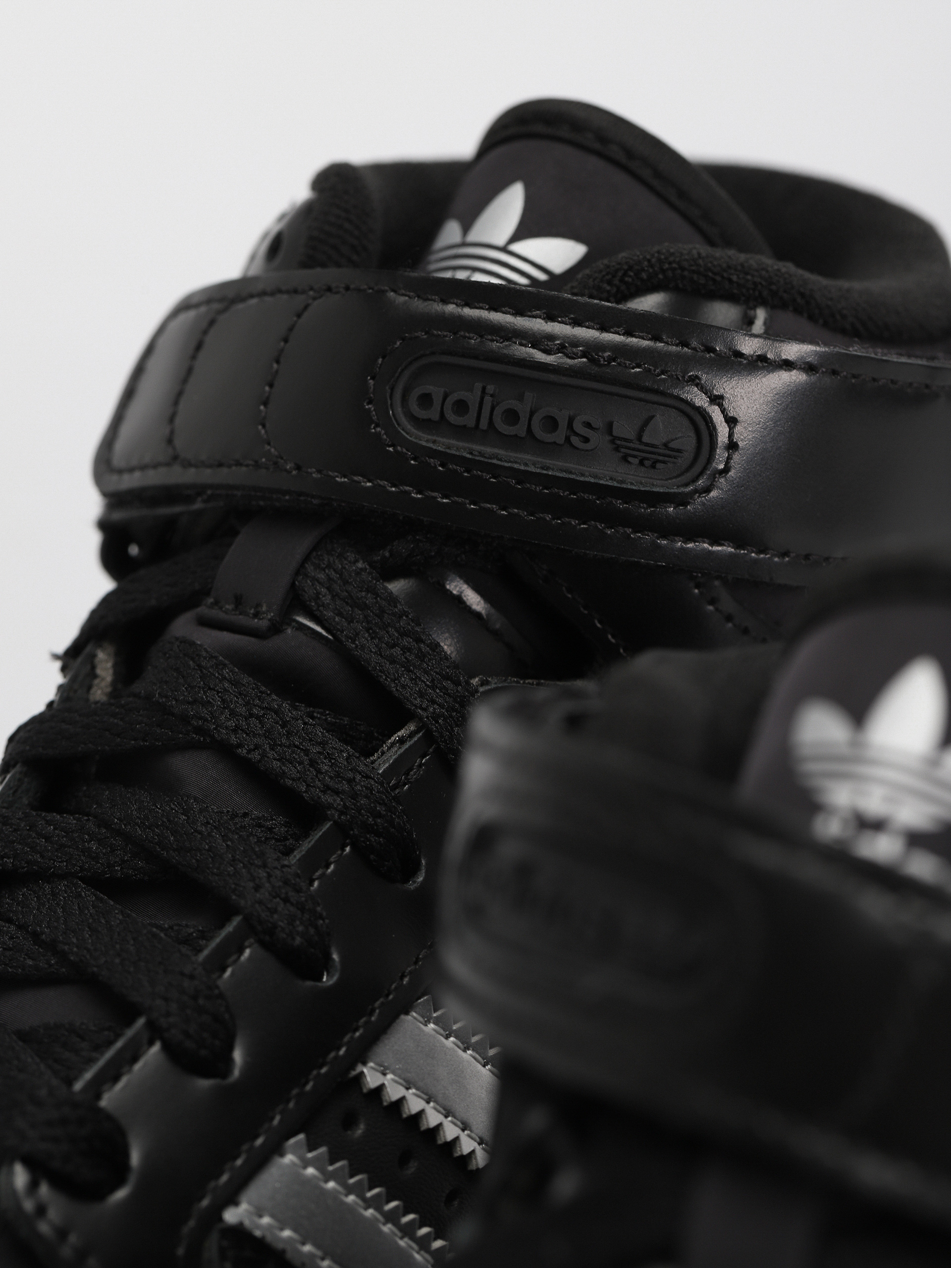 Topánky adidas Forum 84 Mid Adv X Heitor (cblack/silvmt/cblack)