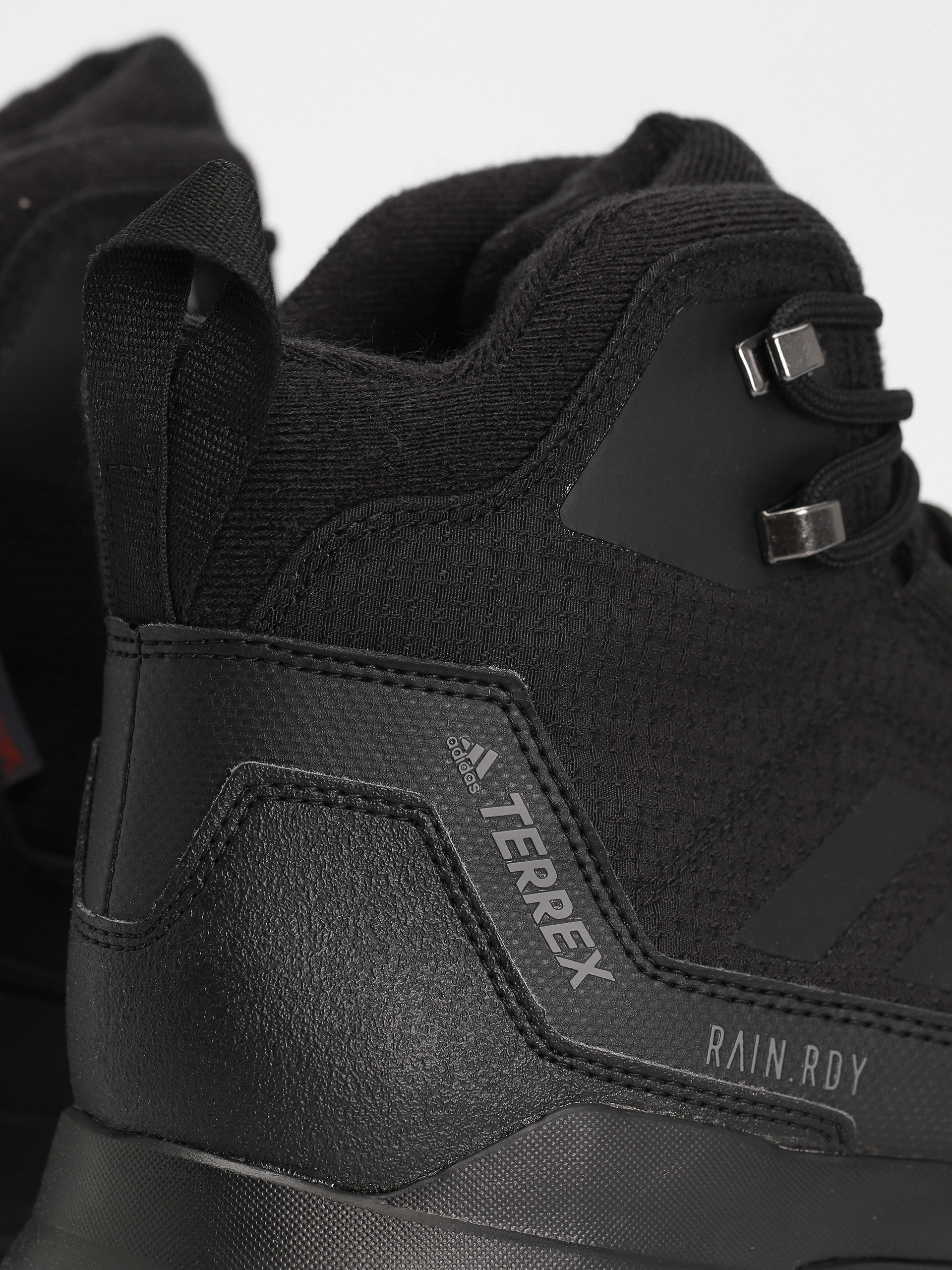 Topánky adidas Originals Frozetrack (cblack/cblack/grefou)