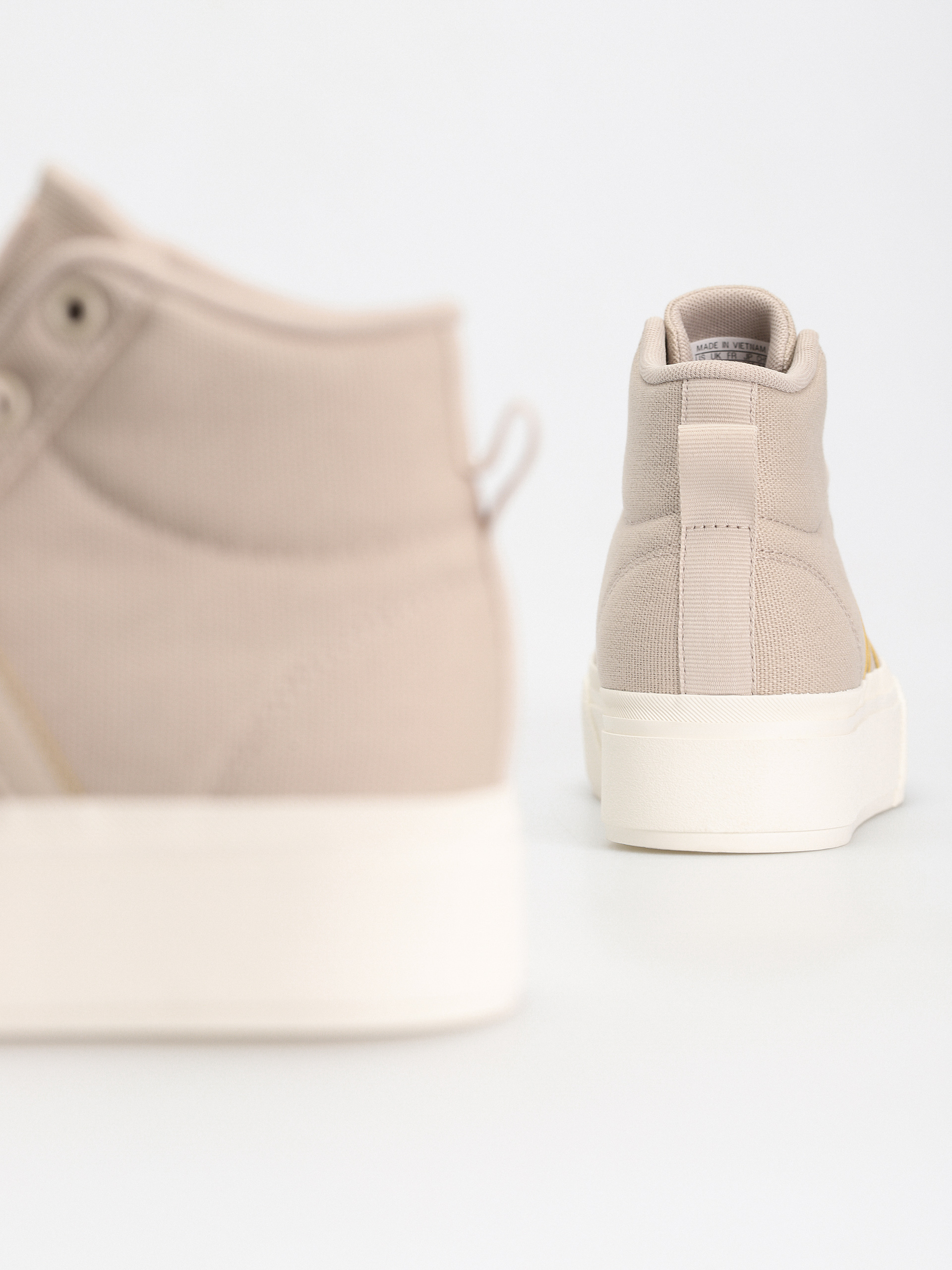 Topánky adidas Originals Bravada 2.0 Mid Platform Wmn (wonbei/wonbei/owhite)