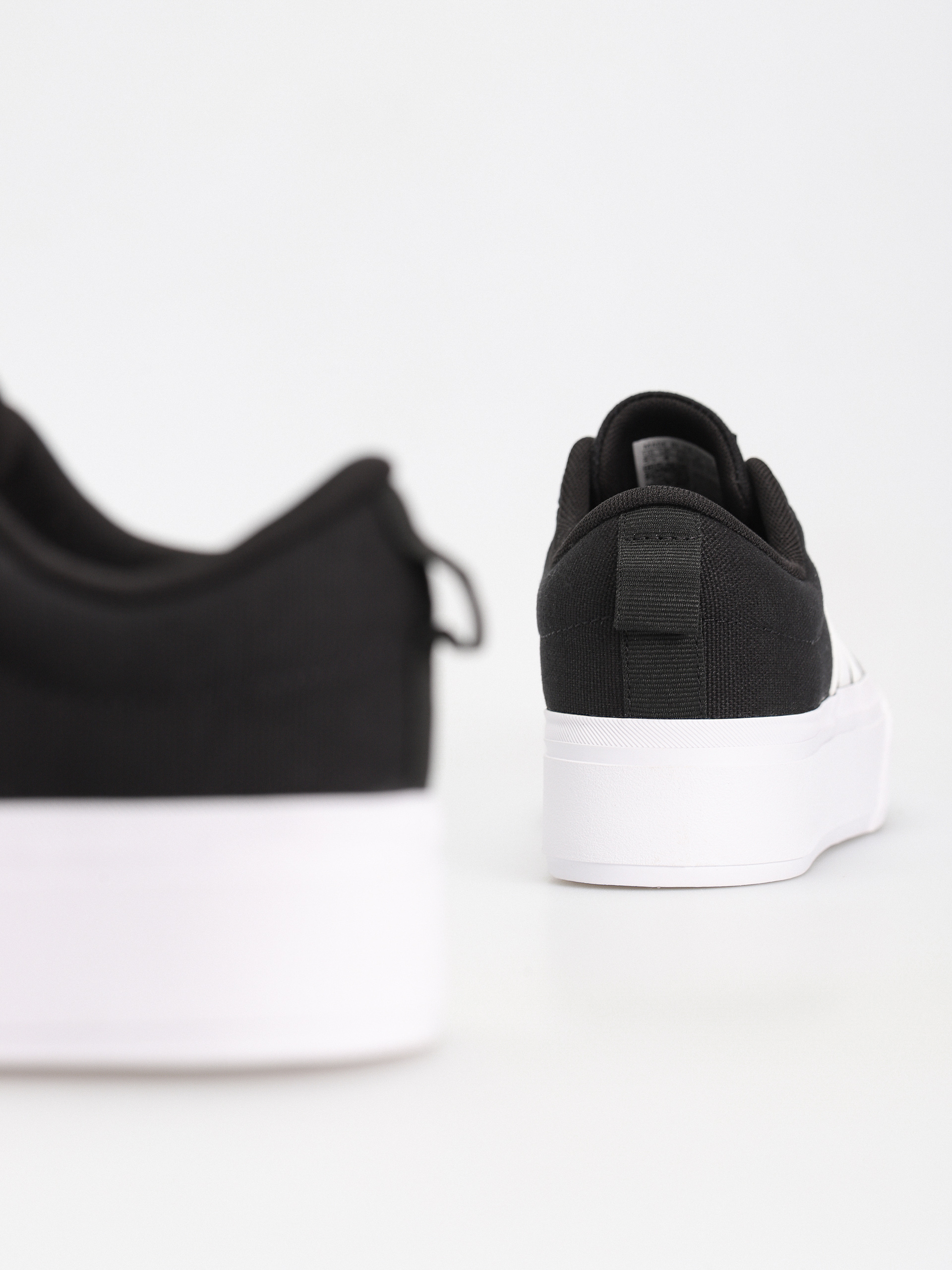 Topánky adidas Originals Bravada 2.0 Platform Wmn (cblack/ftwwht/cblack)