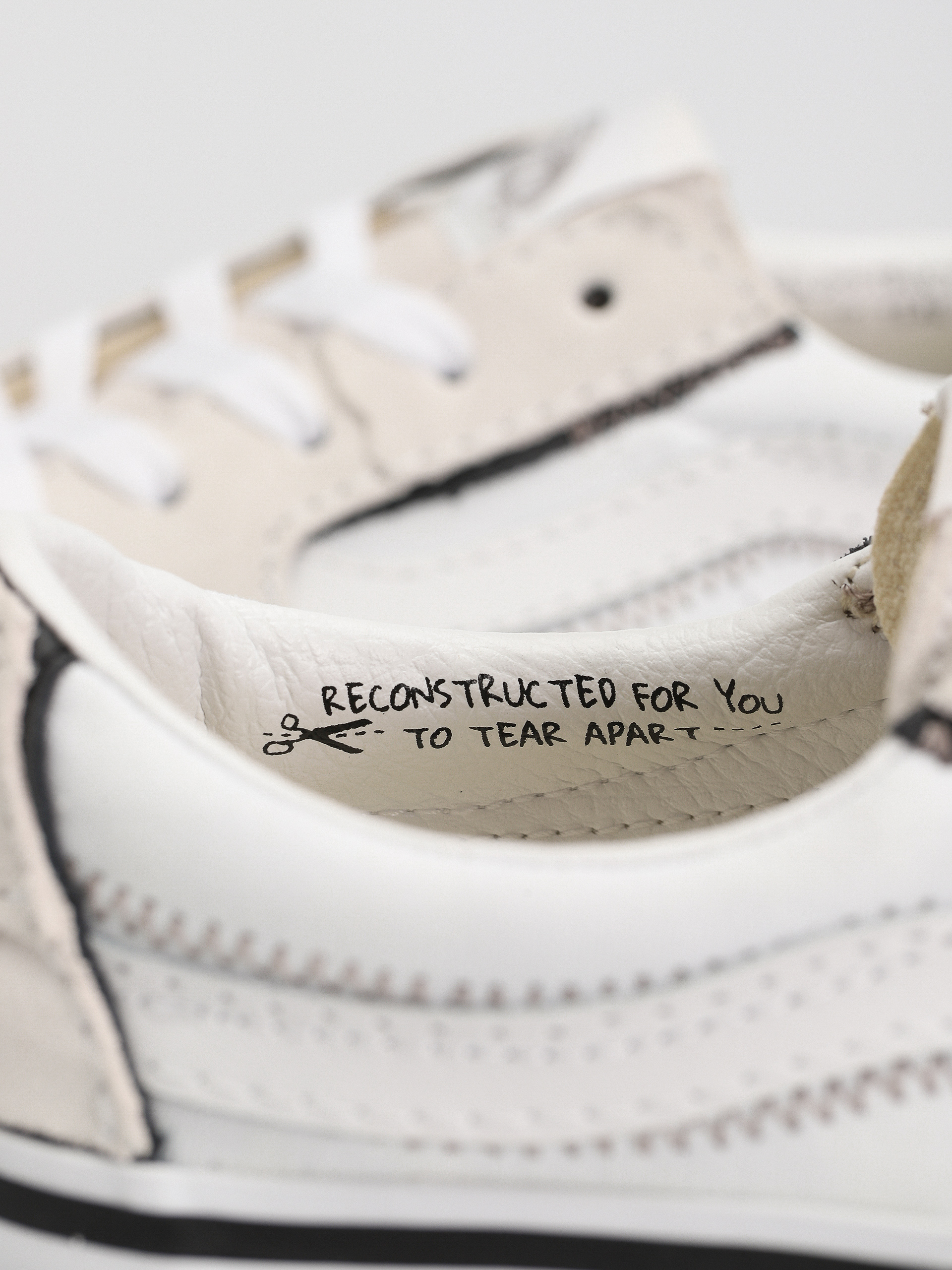 Topánky Vans Sk8 Low Reconstruct (true white)