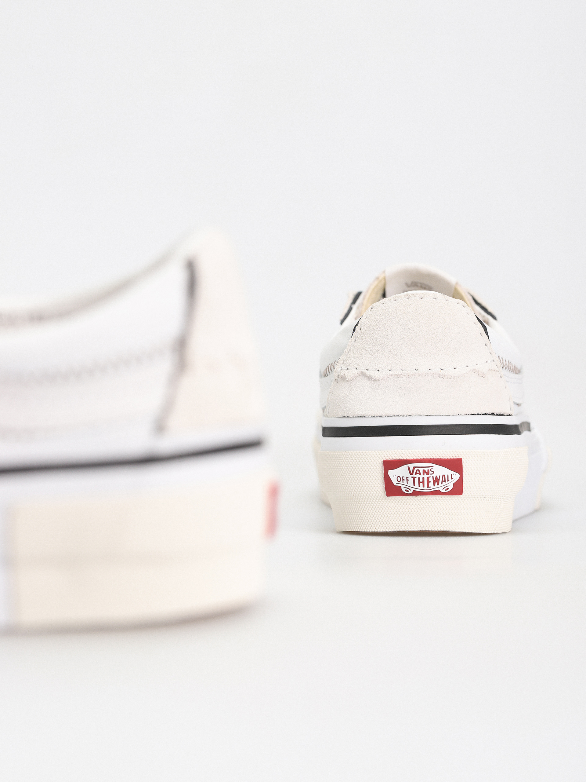 Topánky Vans Sk8 Low Reconstruct (true white)