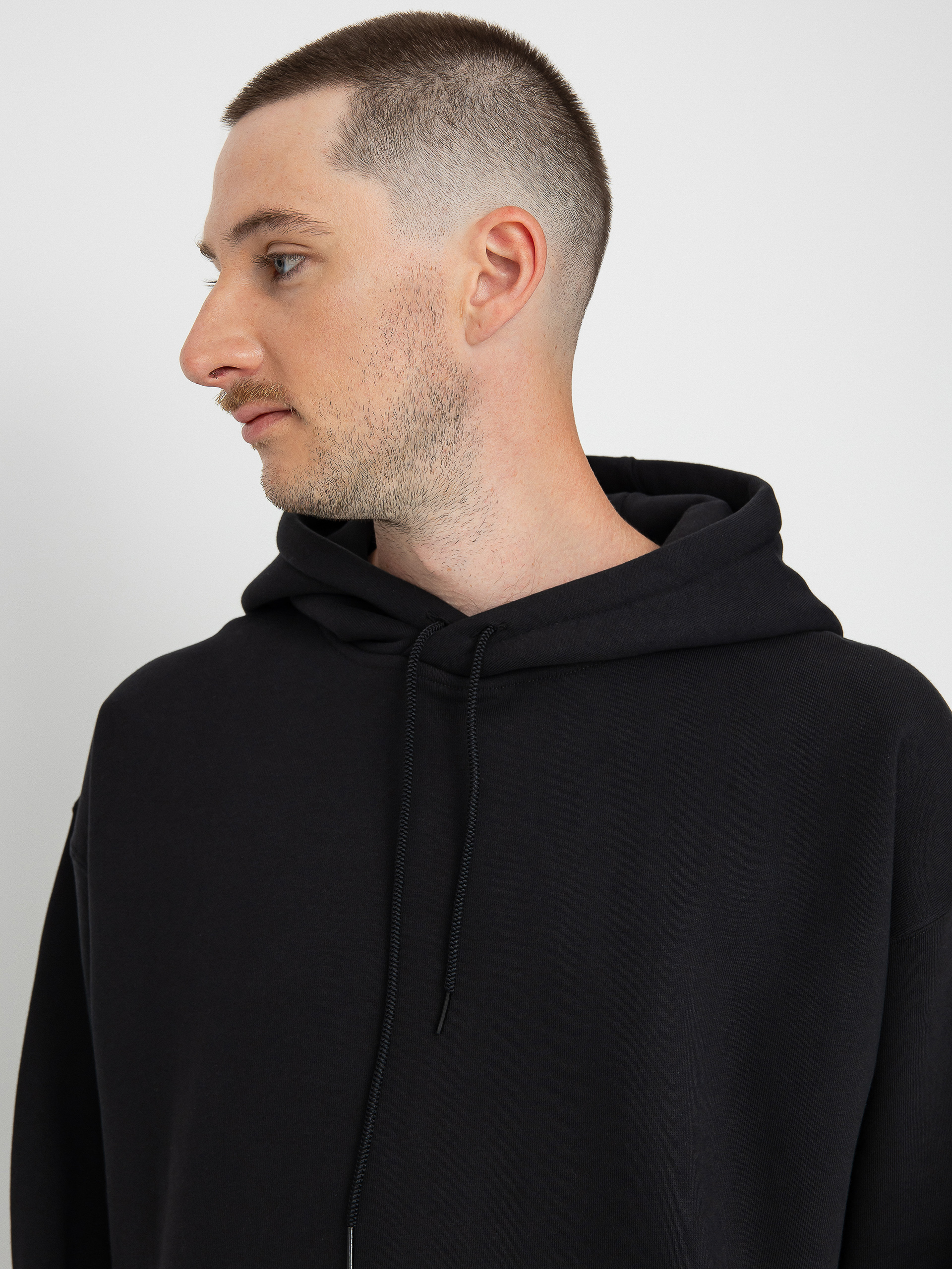 Mikina Nike SB Dstrtd Glmr GFX (black)