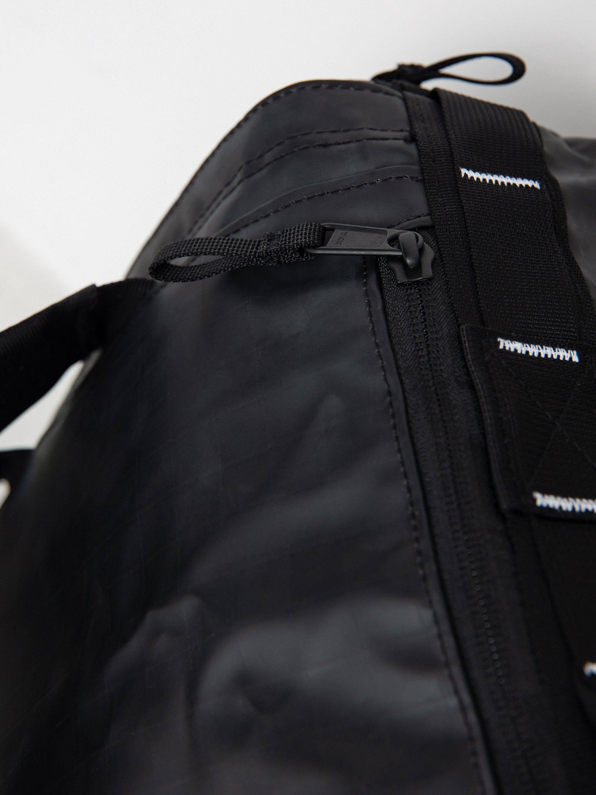 Taška The North Face Base Camp Voyager Duffel 32L (tnf black/tnf white)