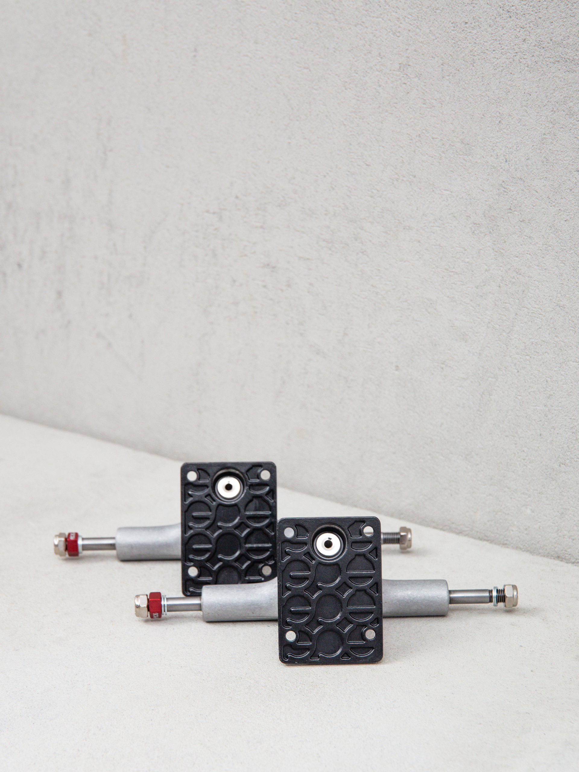 Trucky Ace Hollow Theories (raw/black)