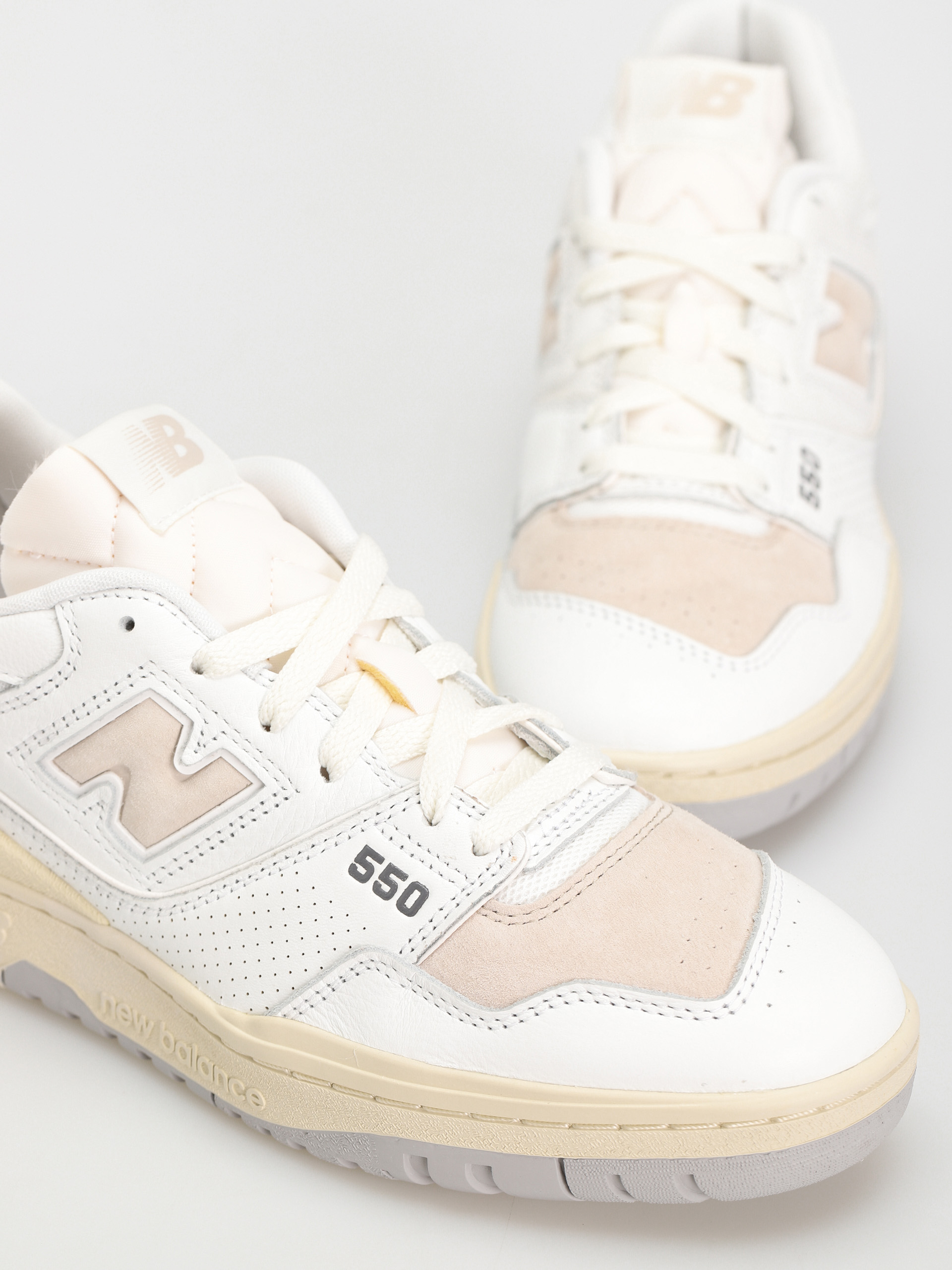 Topánky New Balance 550 (white/timberwolf/raincloud)