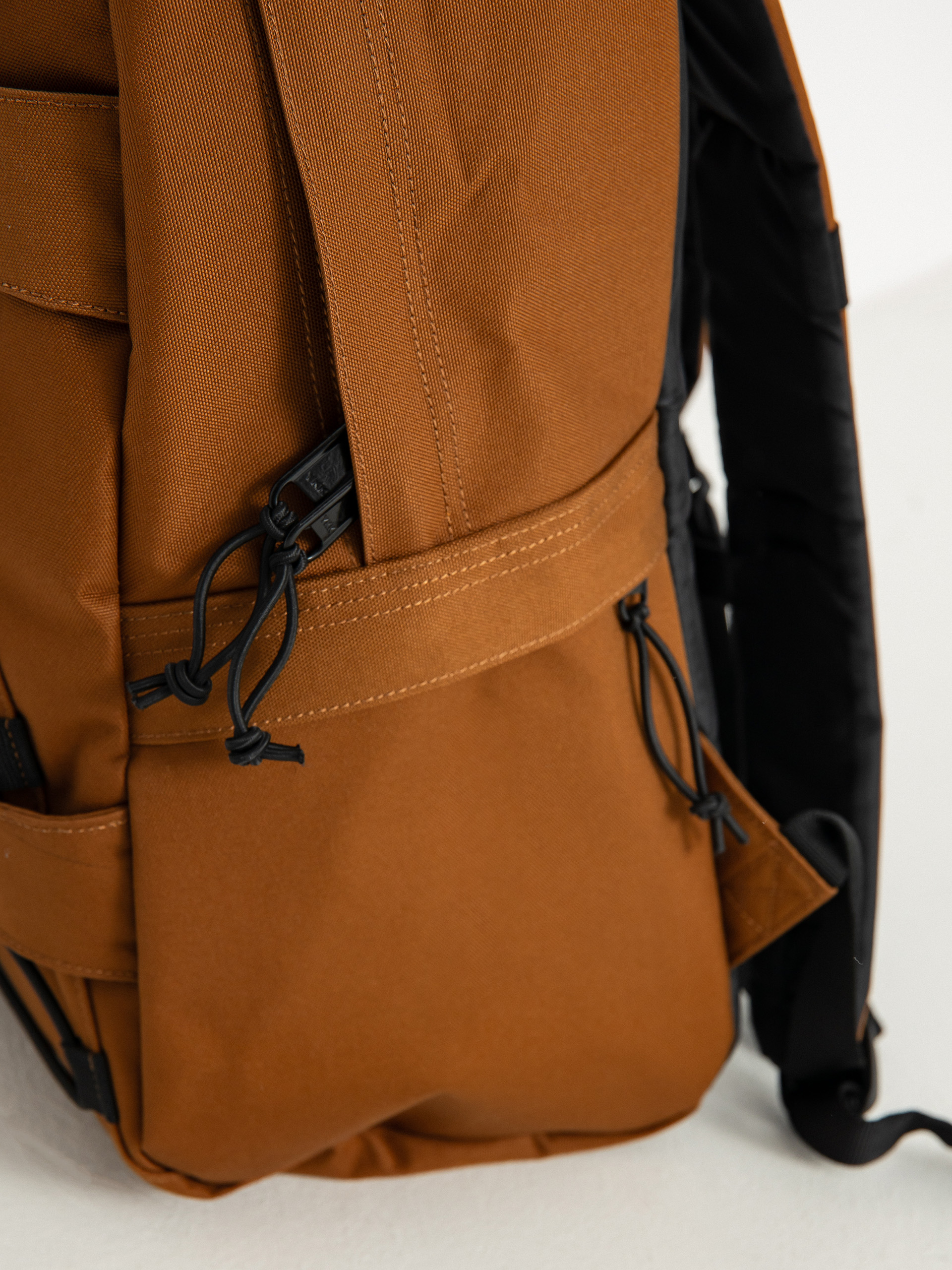 Batoh Carhartt WIP Kickflip (deep h brown)