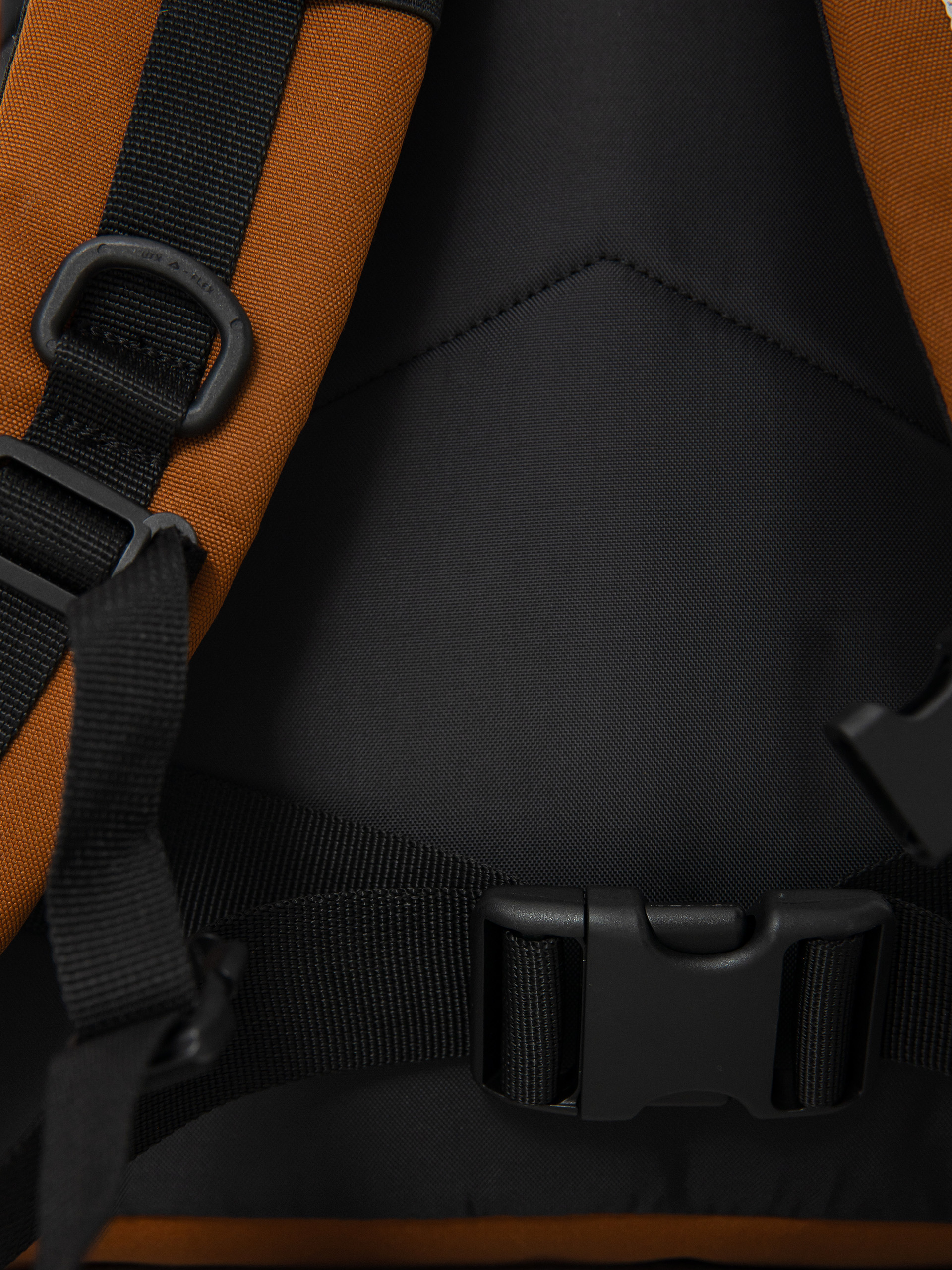 Batoh Carhartt WIP Kickflip (deep h brown)