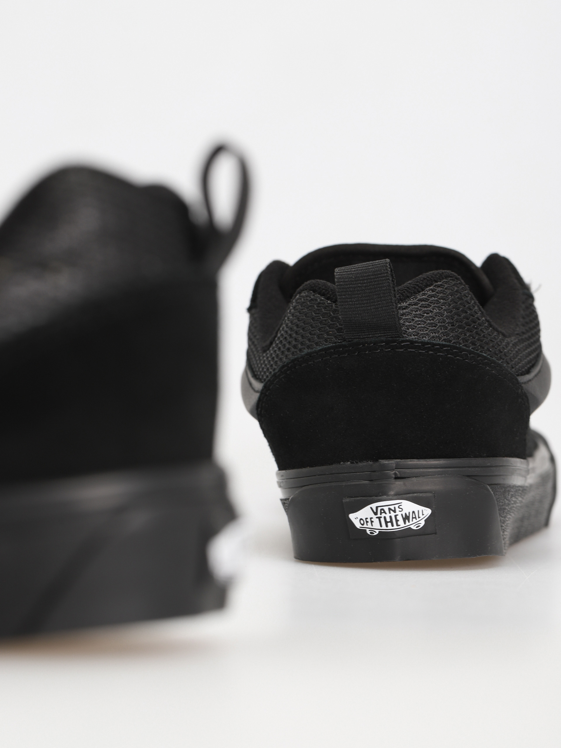 Topánky Vans Knu Skool (black/black)