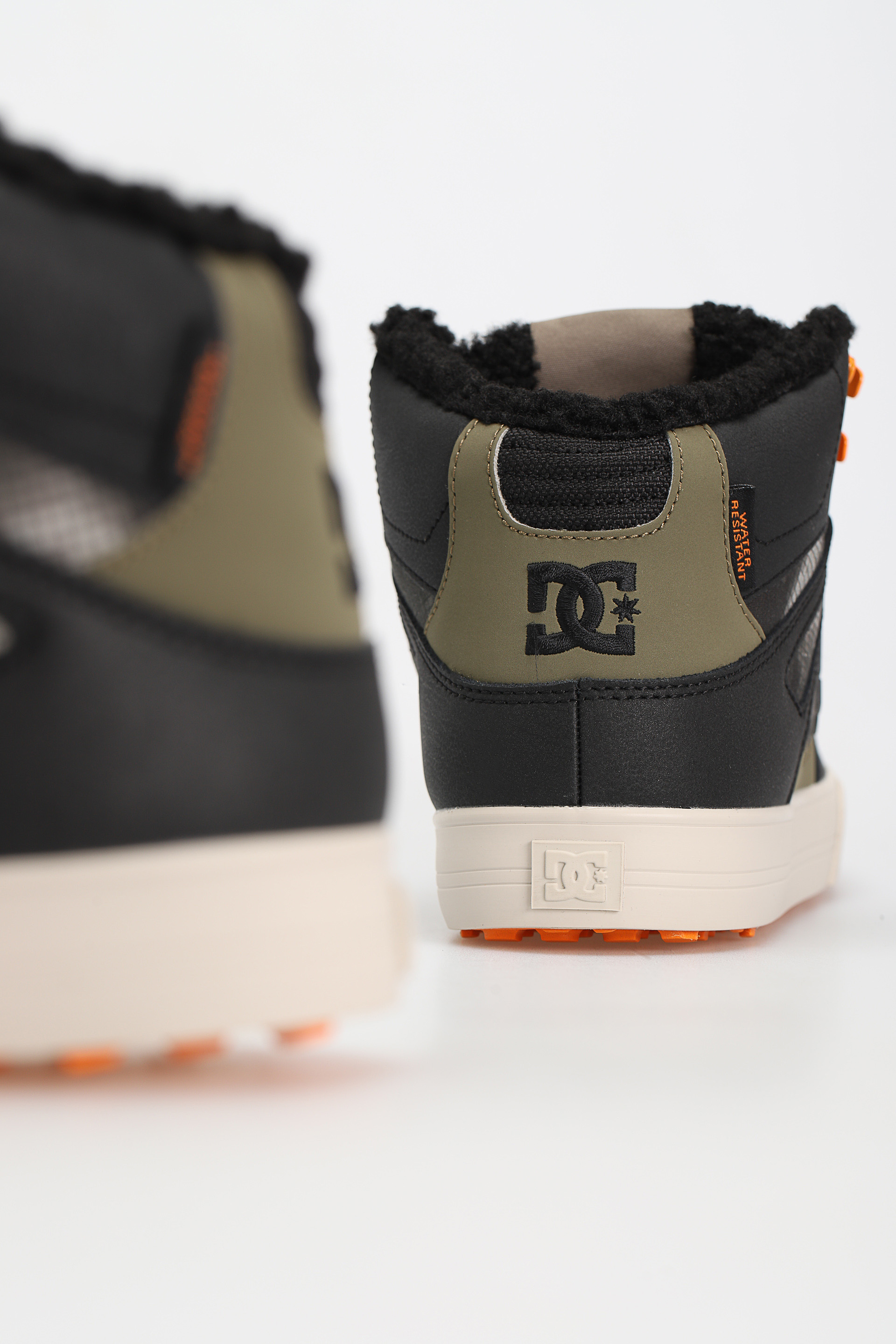 Zimné topánky DC Pure Ht Wc Wnt (black/green print)